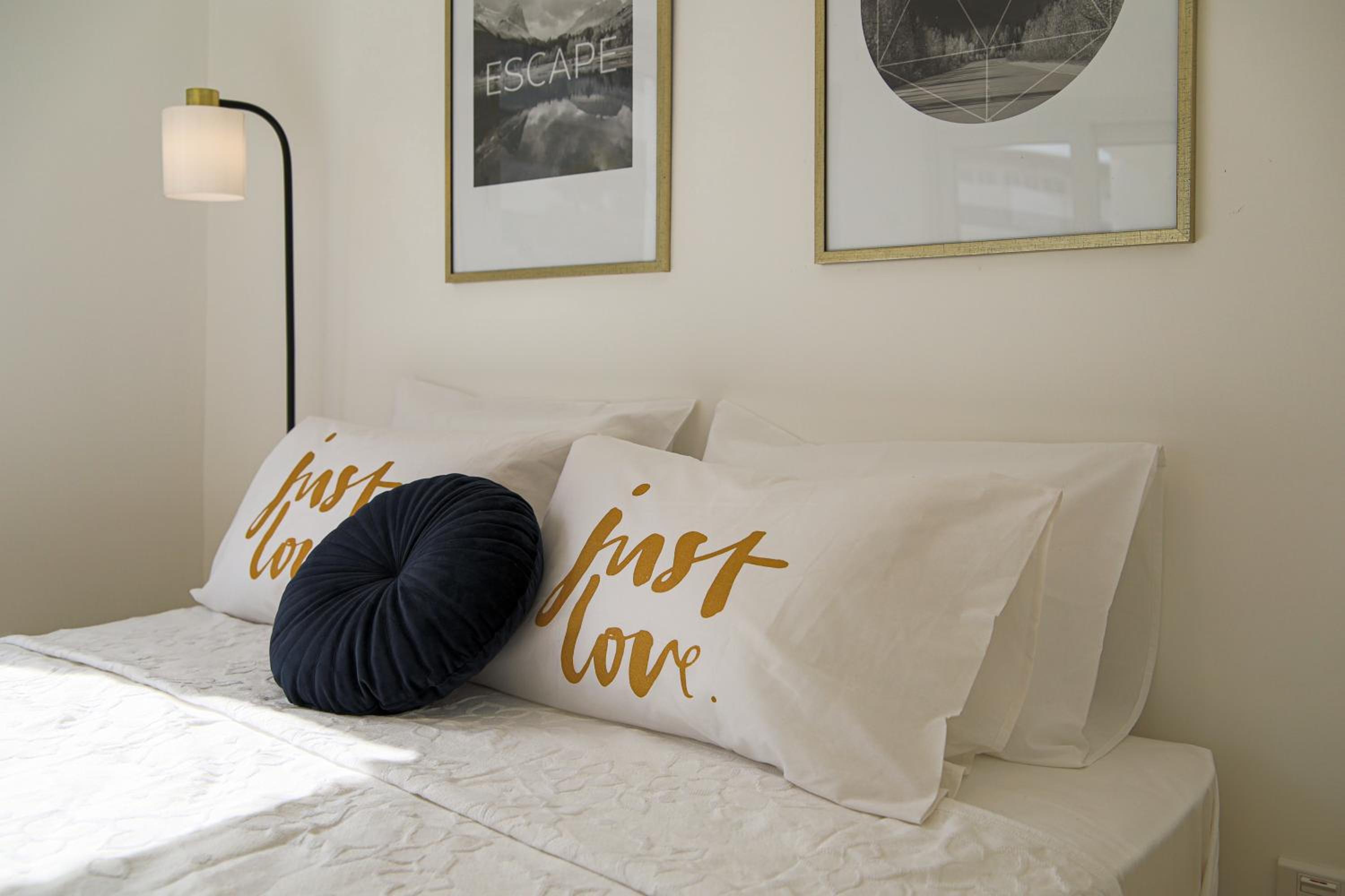 Phaedrus Living: City Centre Luxury Flat Esperidon 201