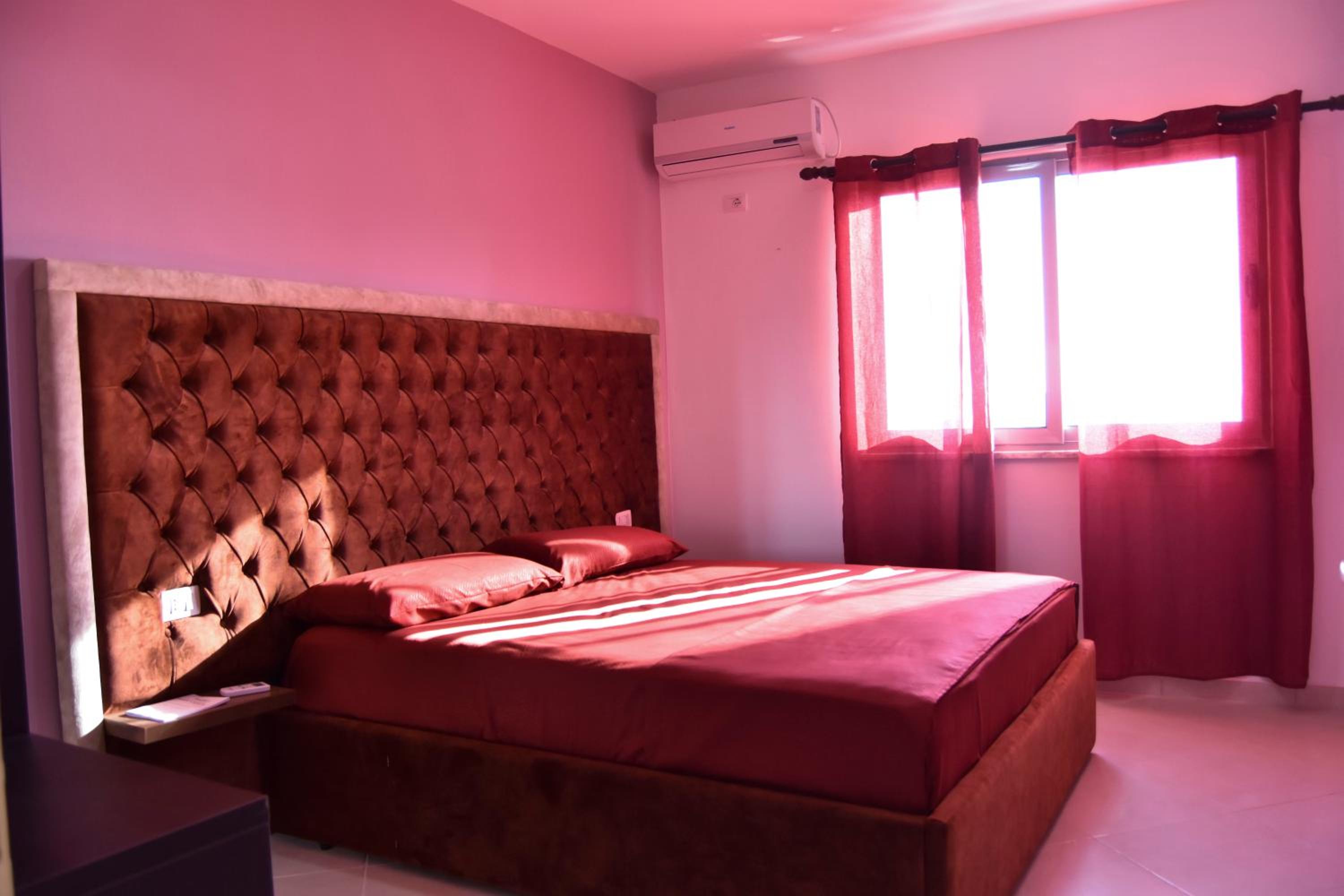 Hotel Apartamente Antoni Shengjin - Image 1