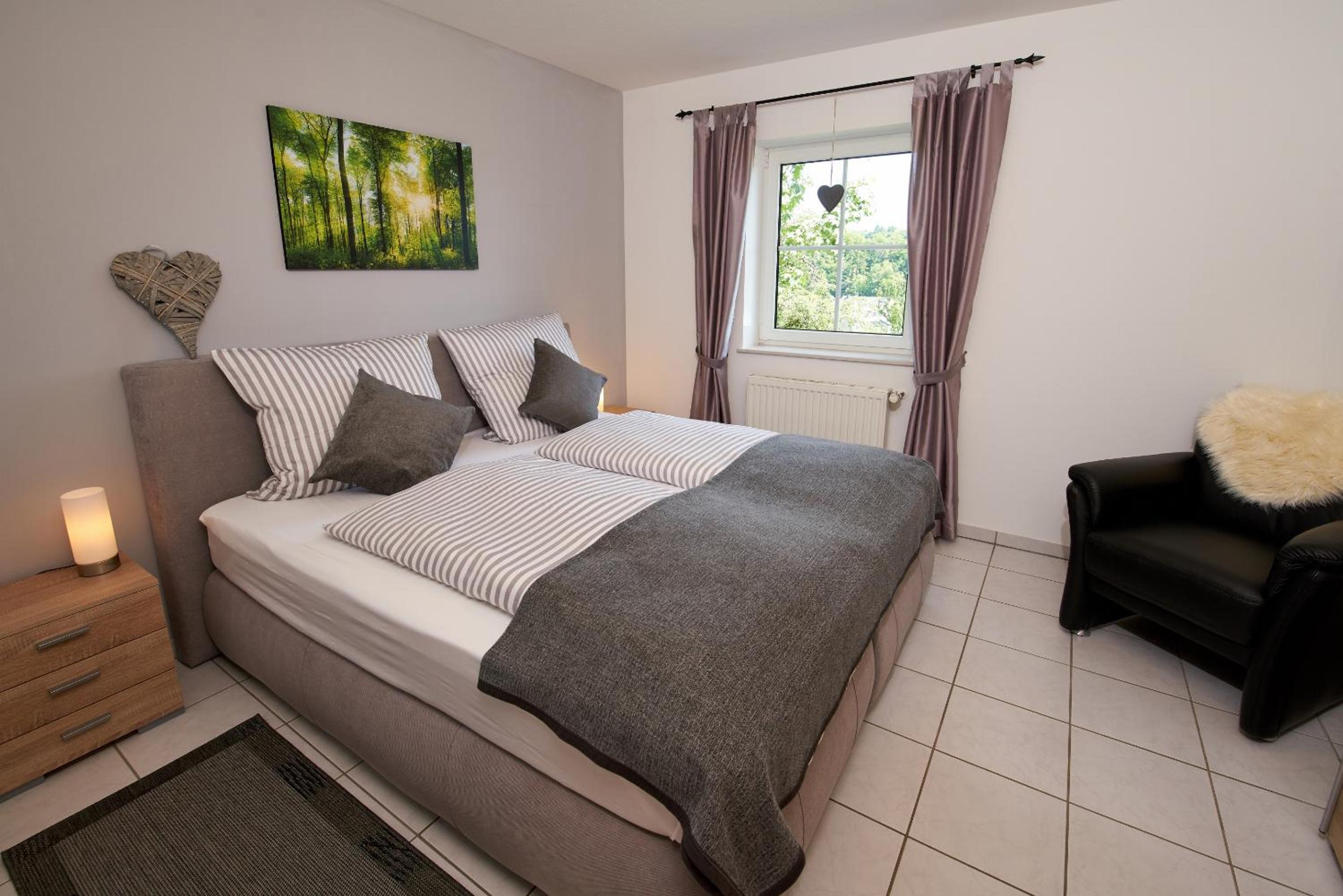 Ferienwohnung Panorama-Blick en Ulmen — hotel room