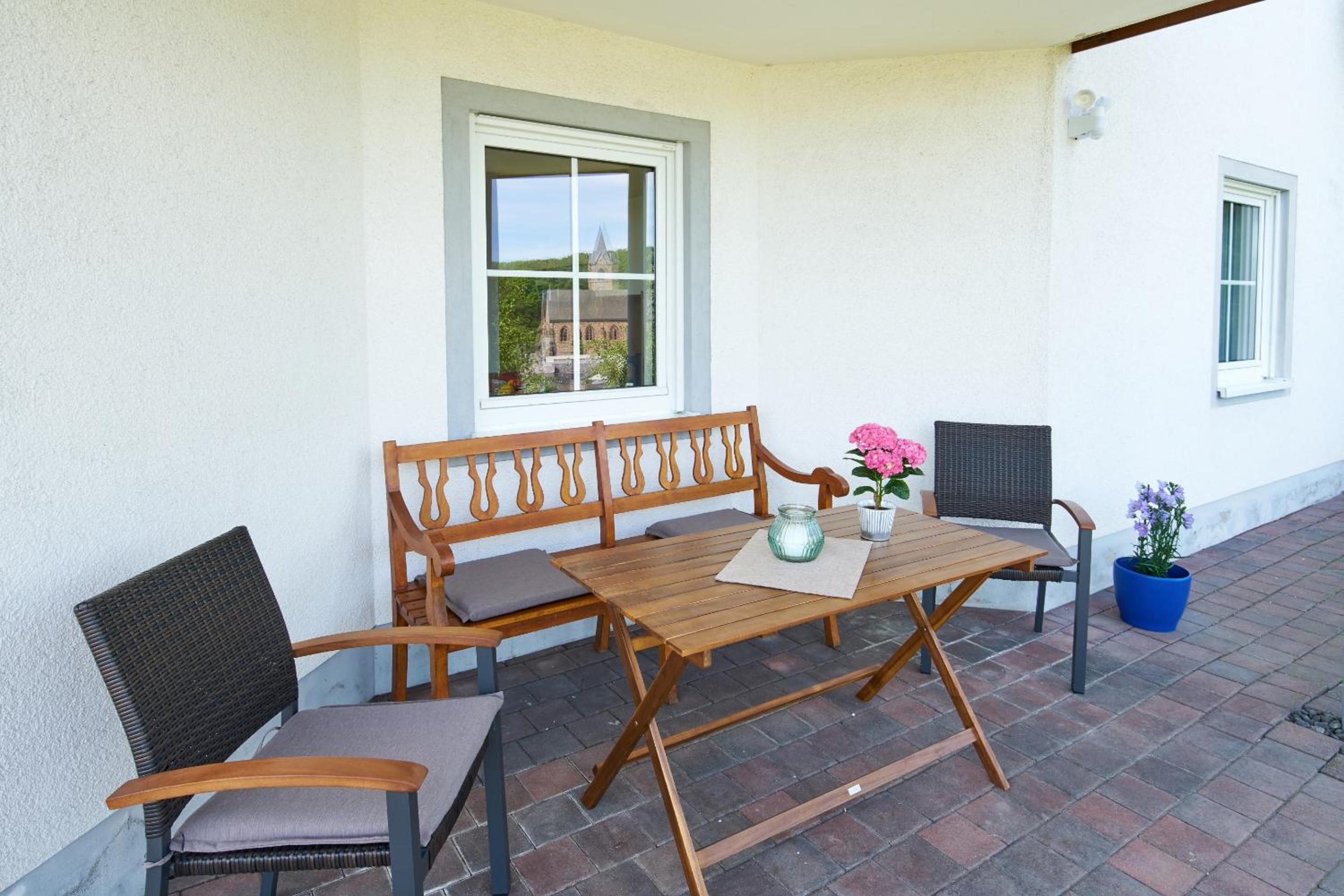 Ferienwohnung Panorama-Blick en Ulmen — balance & terrace