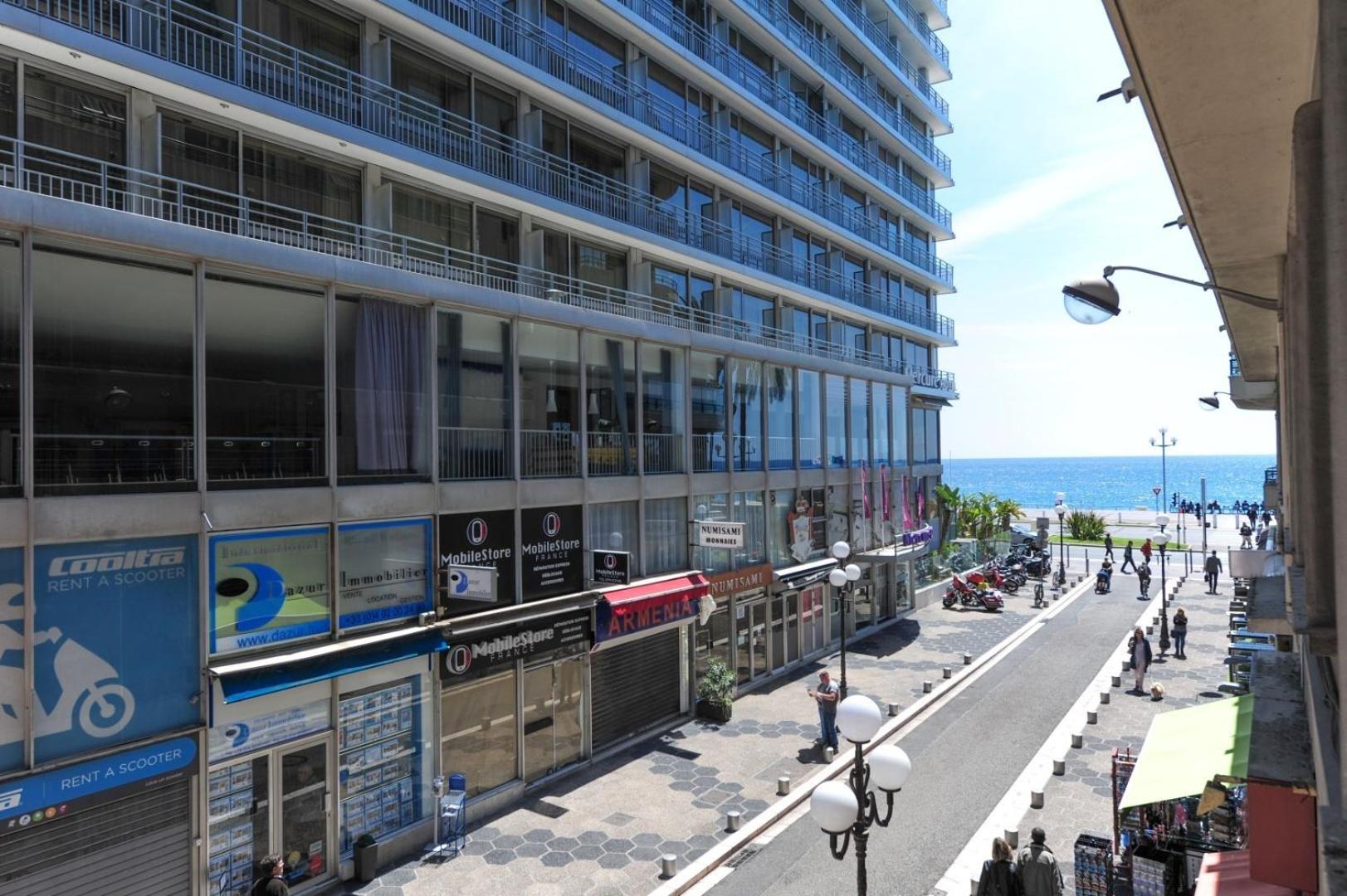 Le Savoy Palace - Five Stars Holiday House view 3