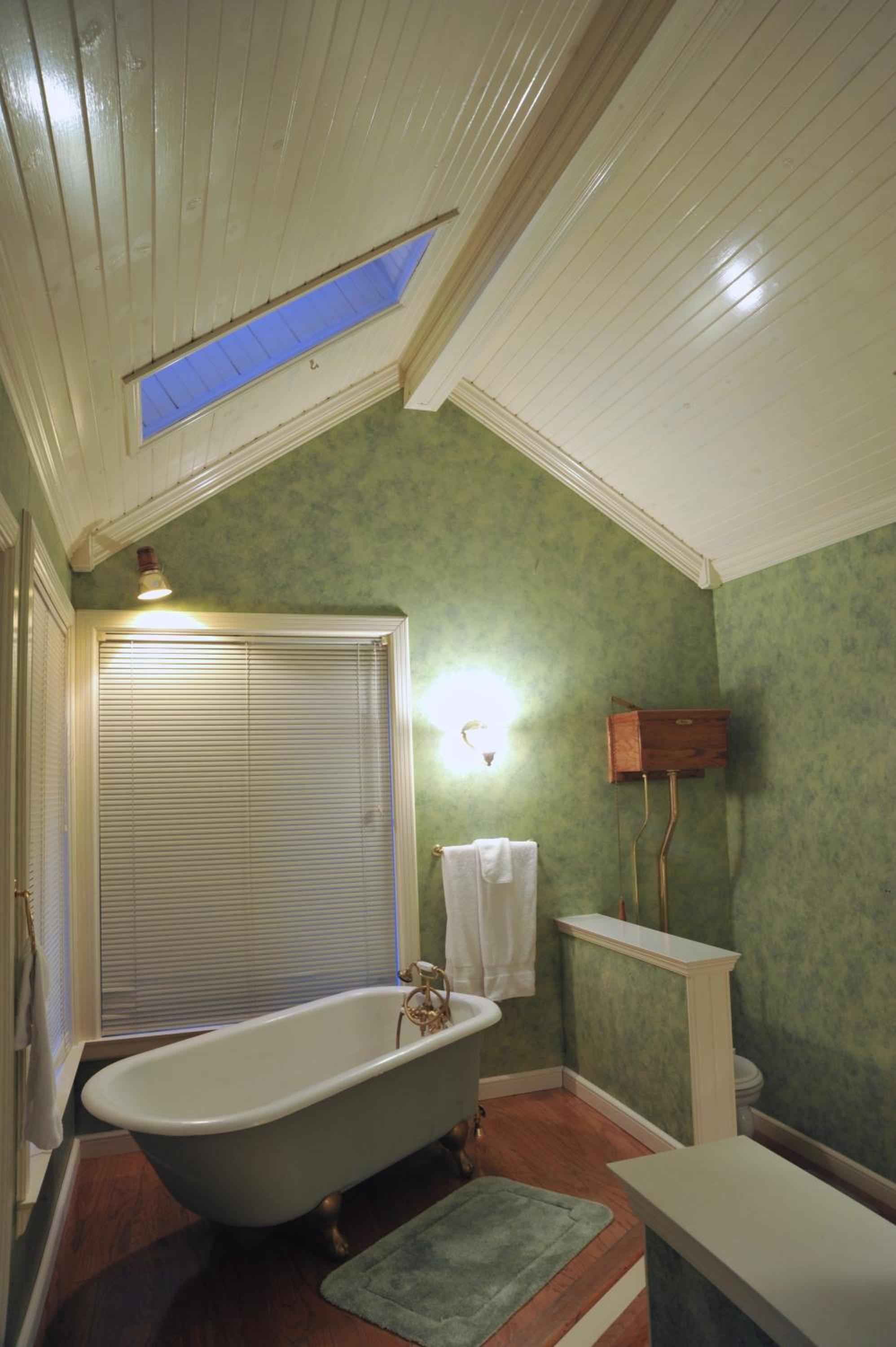 McCloud Hotel