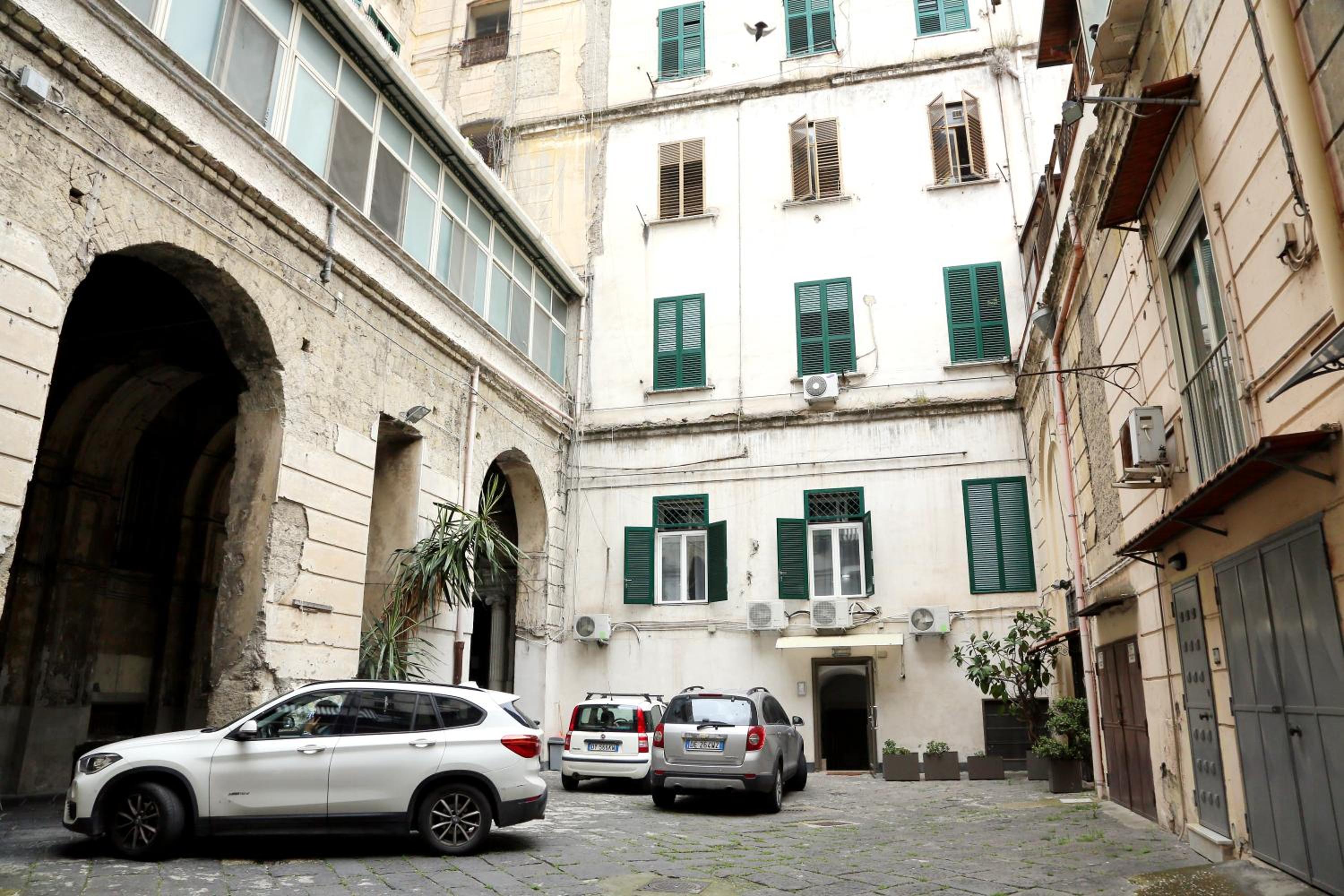 Live Naples