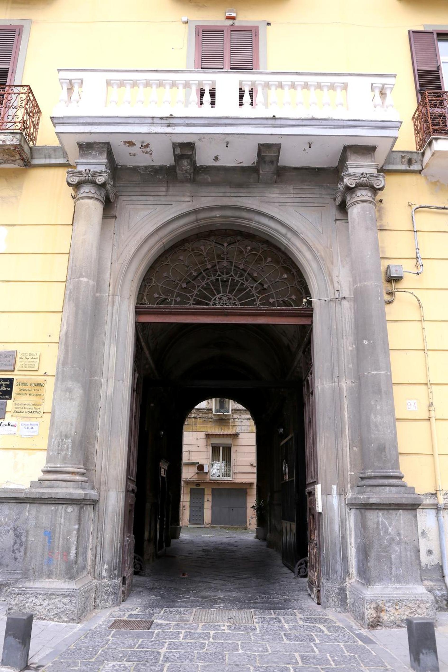Live Naples