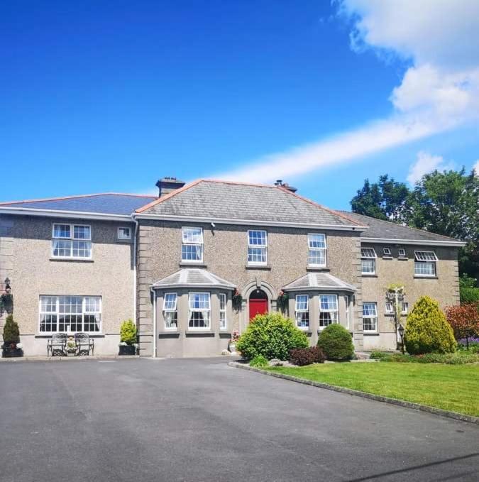 Shannonside House N37HF67 view 5