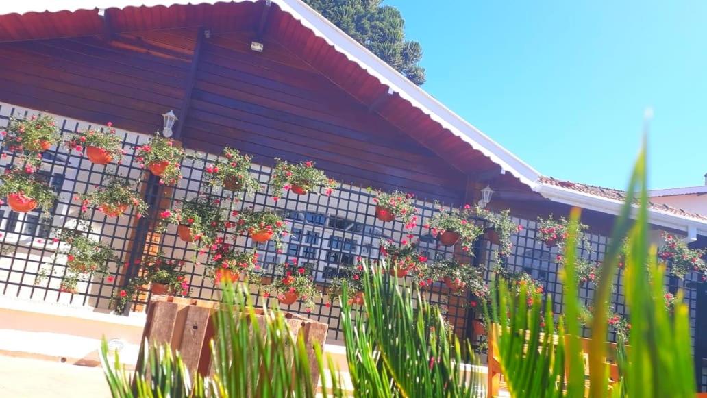 Refúgio das Rosas - Charme Romântico em Campos do Jordão