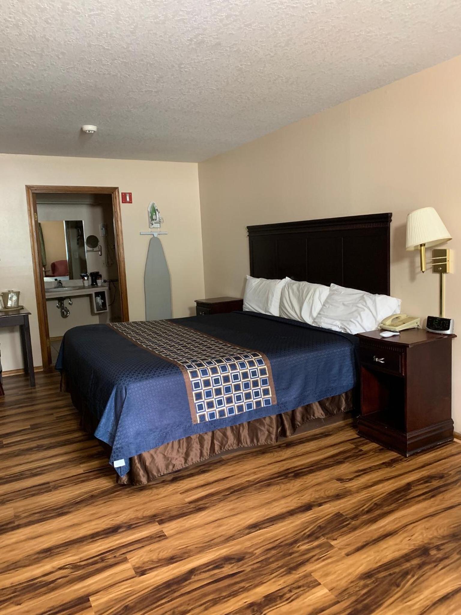 Riverwood Inn