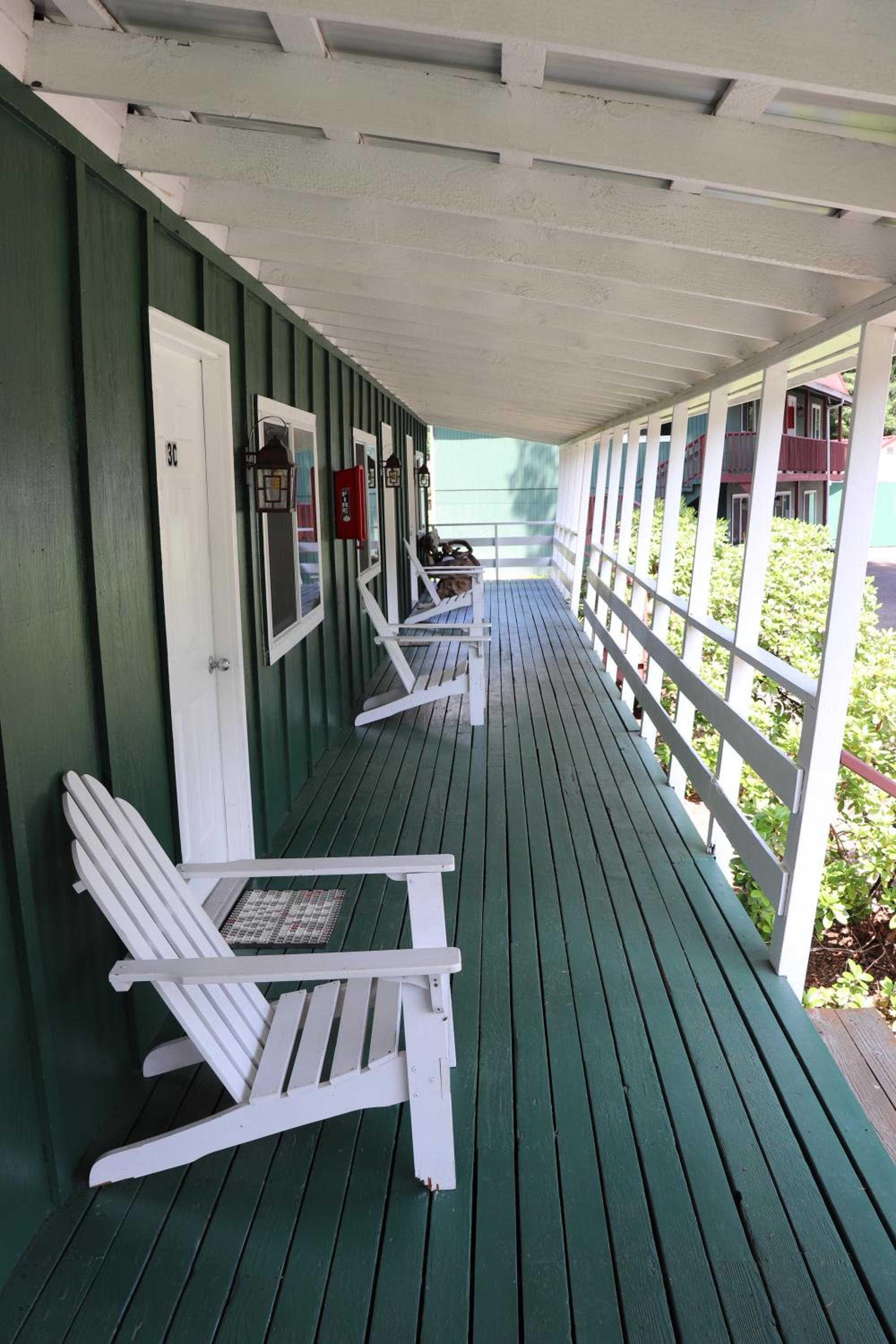 Lone Fir Resort