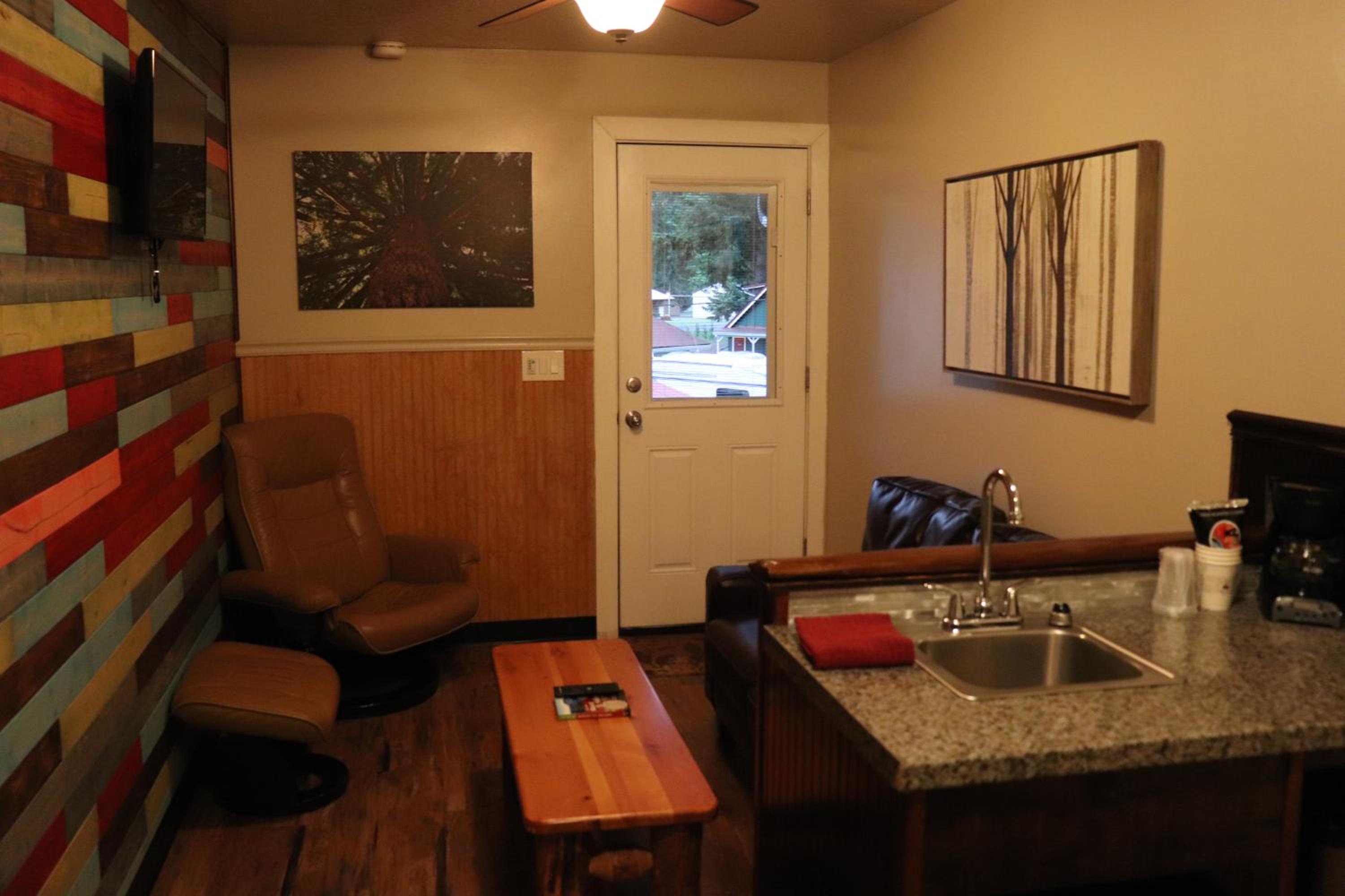 Lone Fir Resort