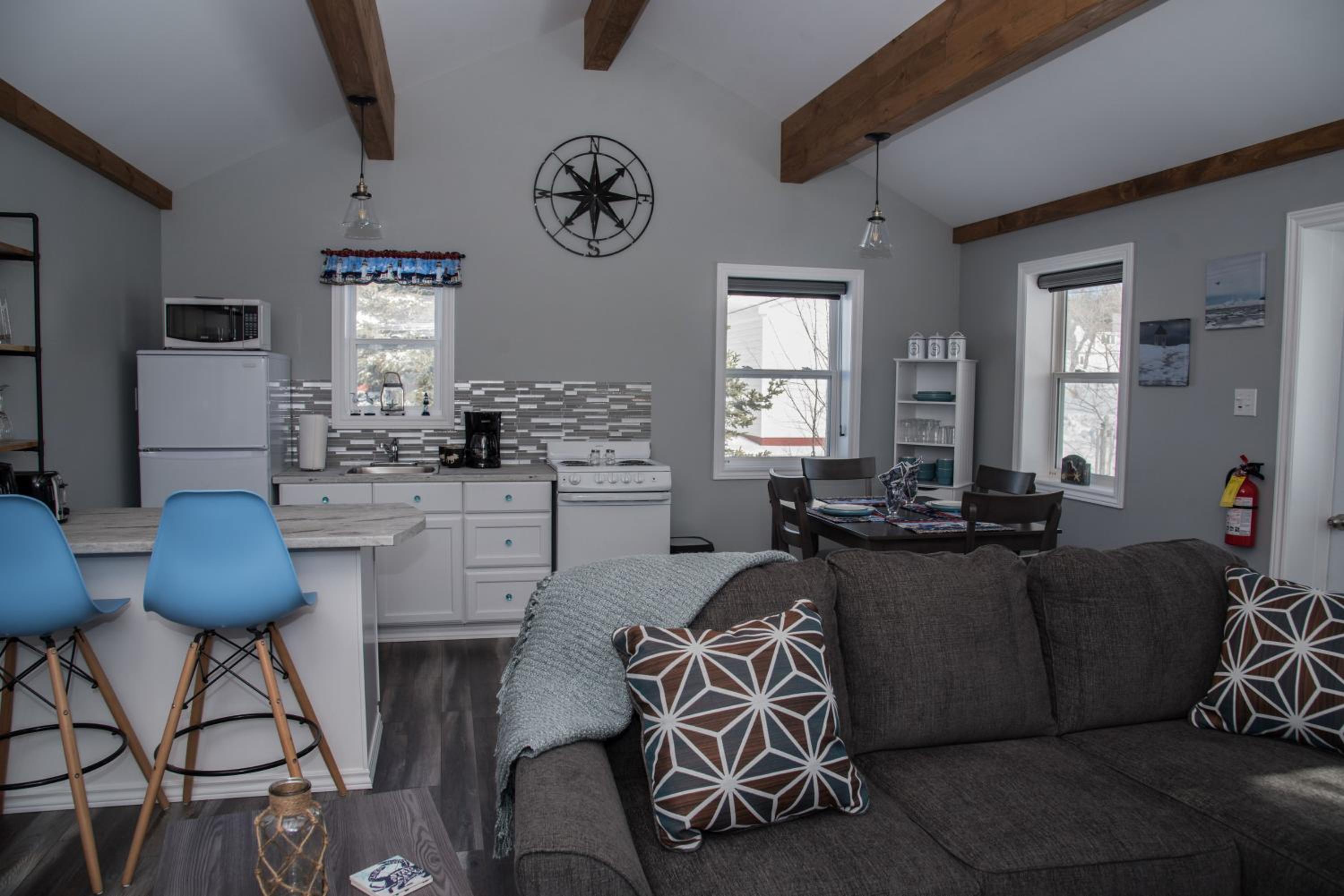 Family Ties Vacation Home - Greenham House