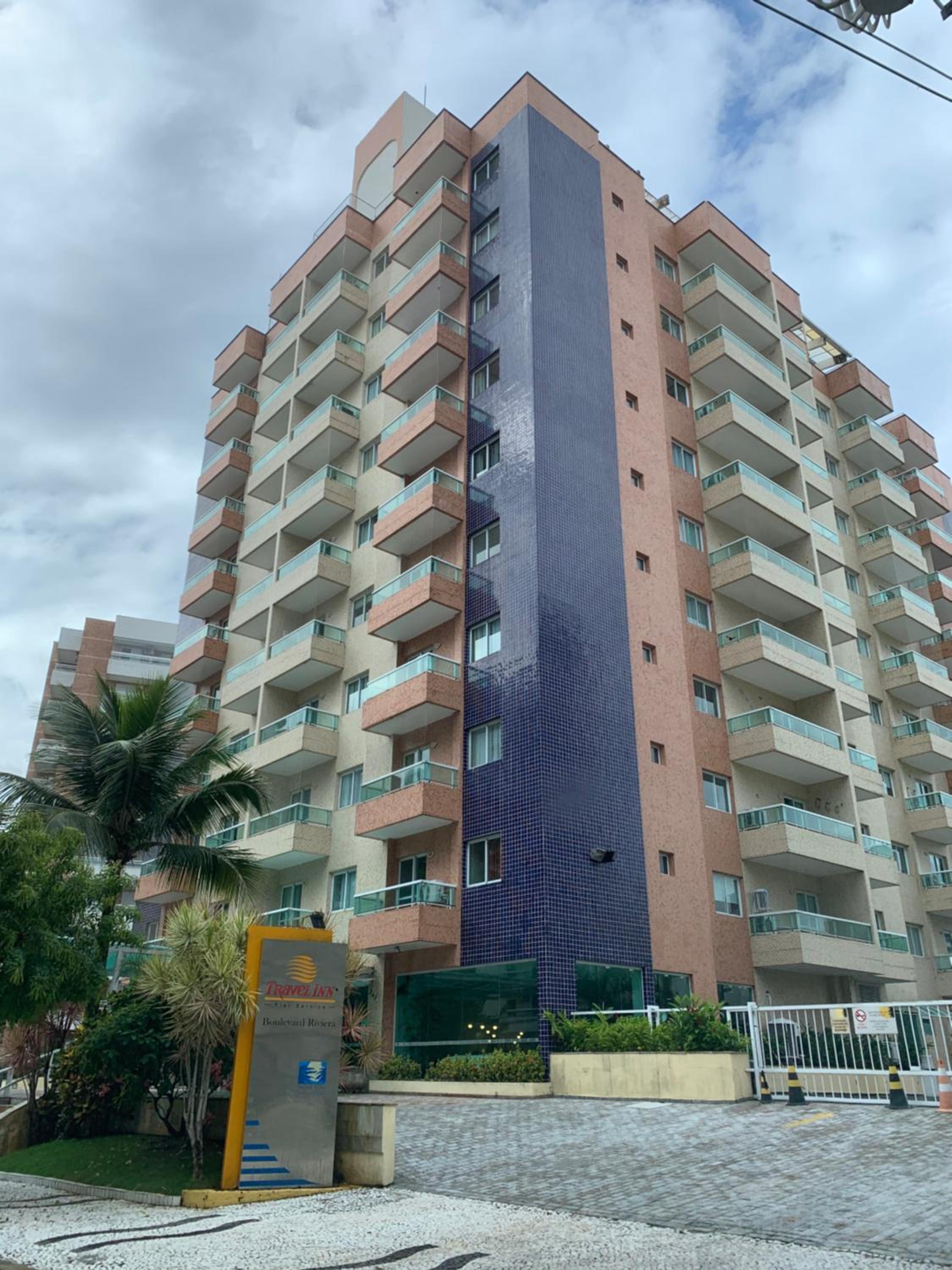Flat lindo a 120 metros da praia de Riviera de São Lourenço até 4 pessoas view 3