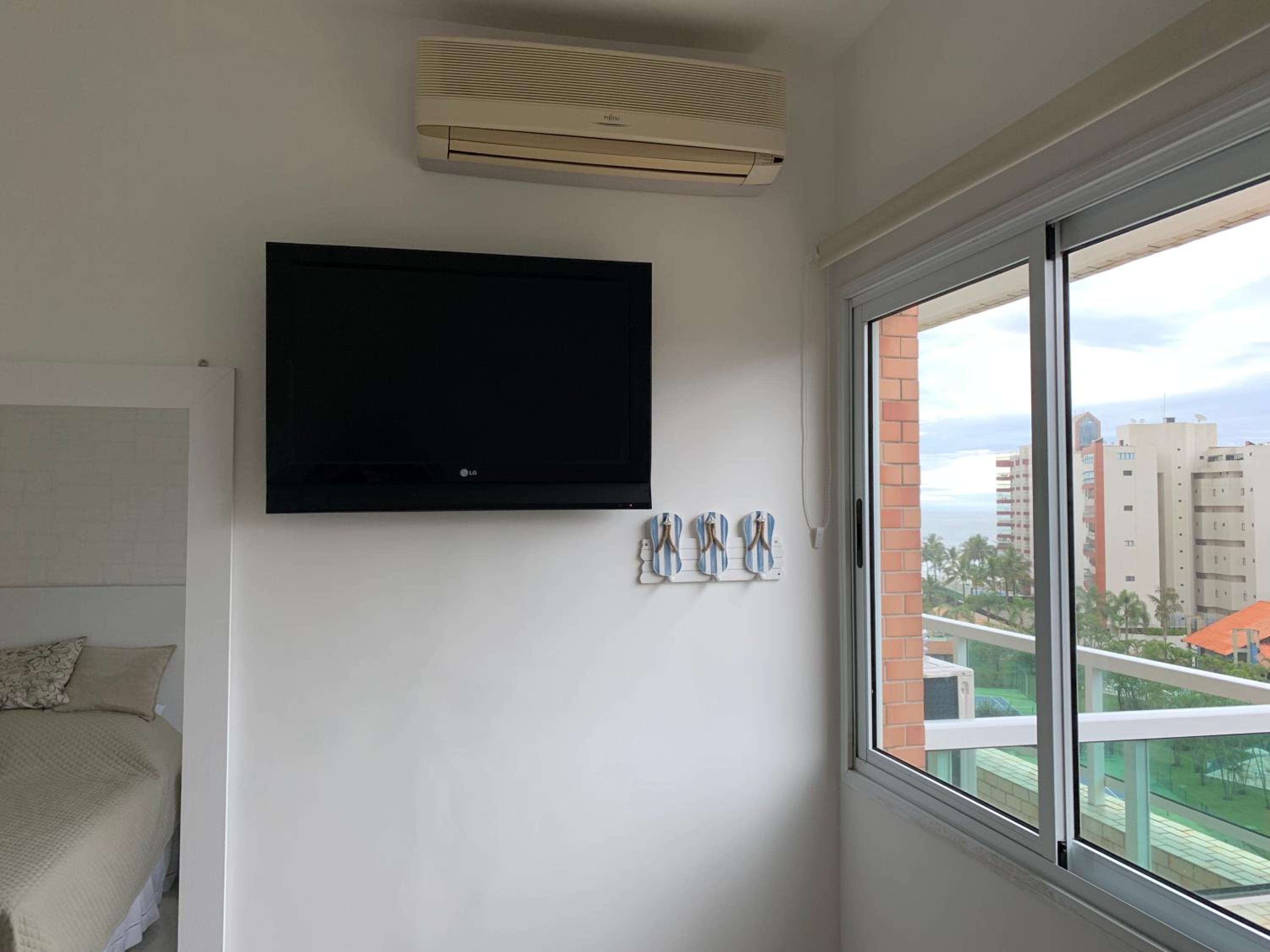 Flat lindo a 120 metros da praia de Riviera de São Lourenço até 4 pessoas view 4