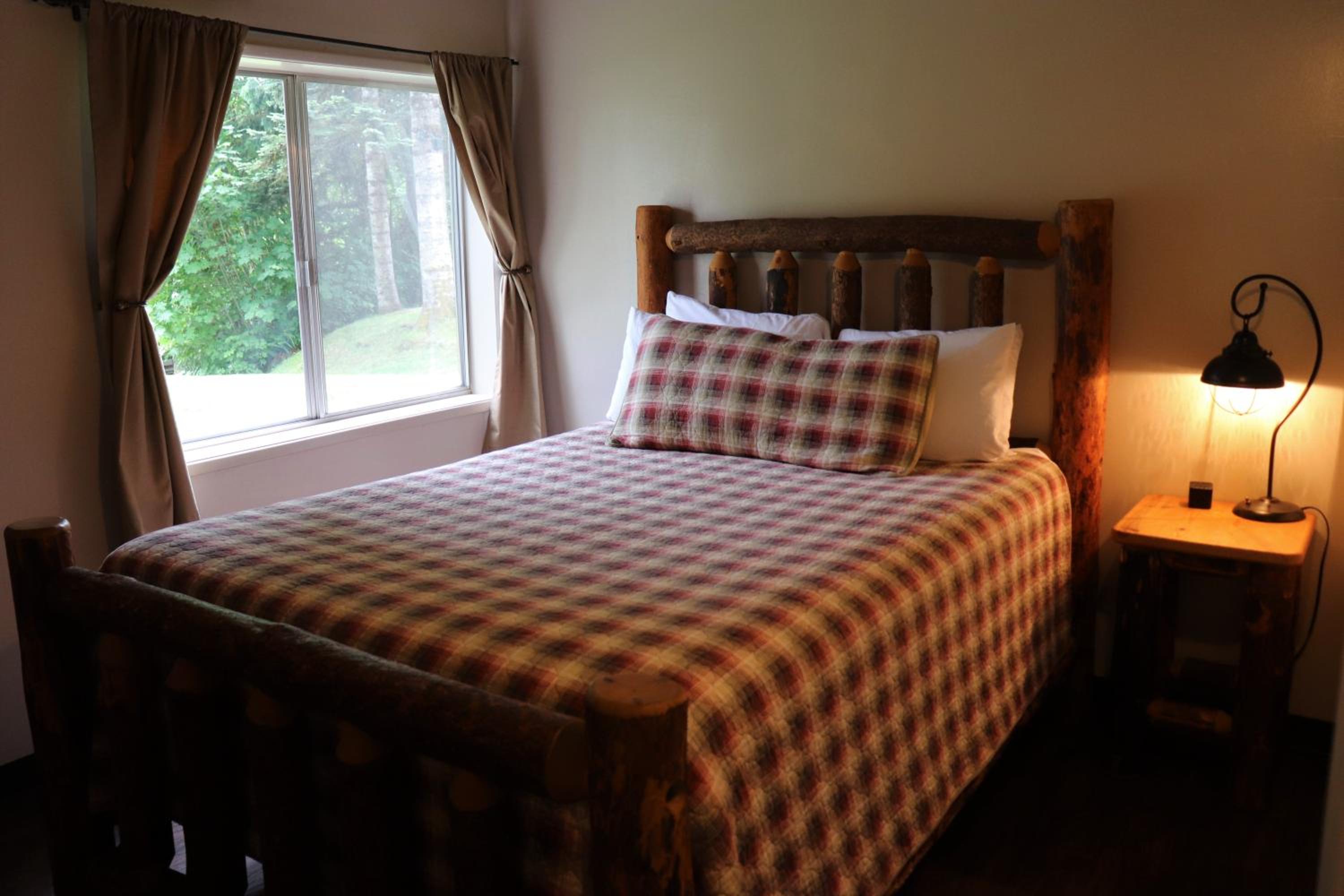 Lone Fir Resort