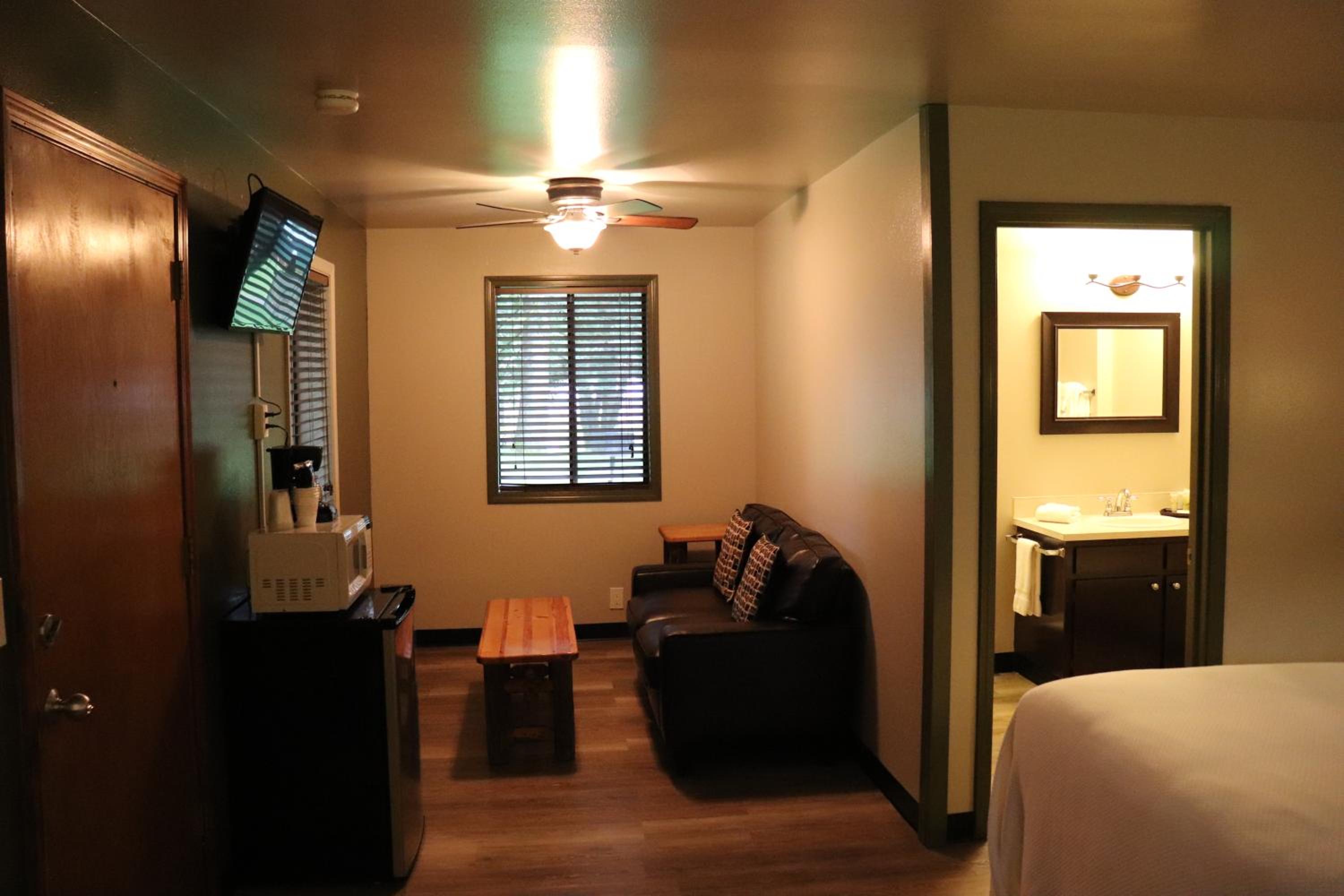 Lone Fir Resort