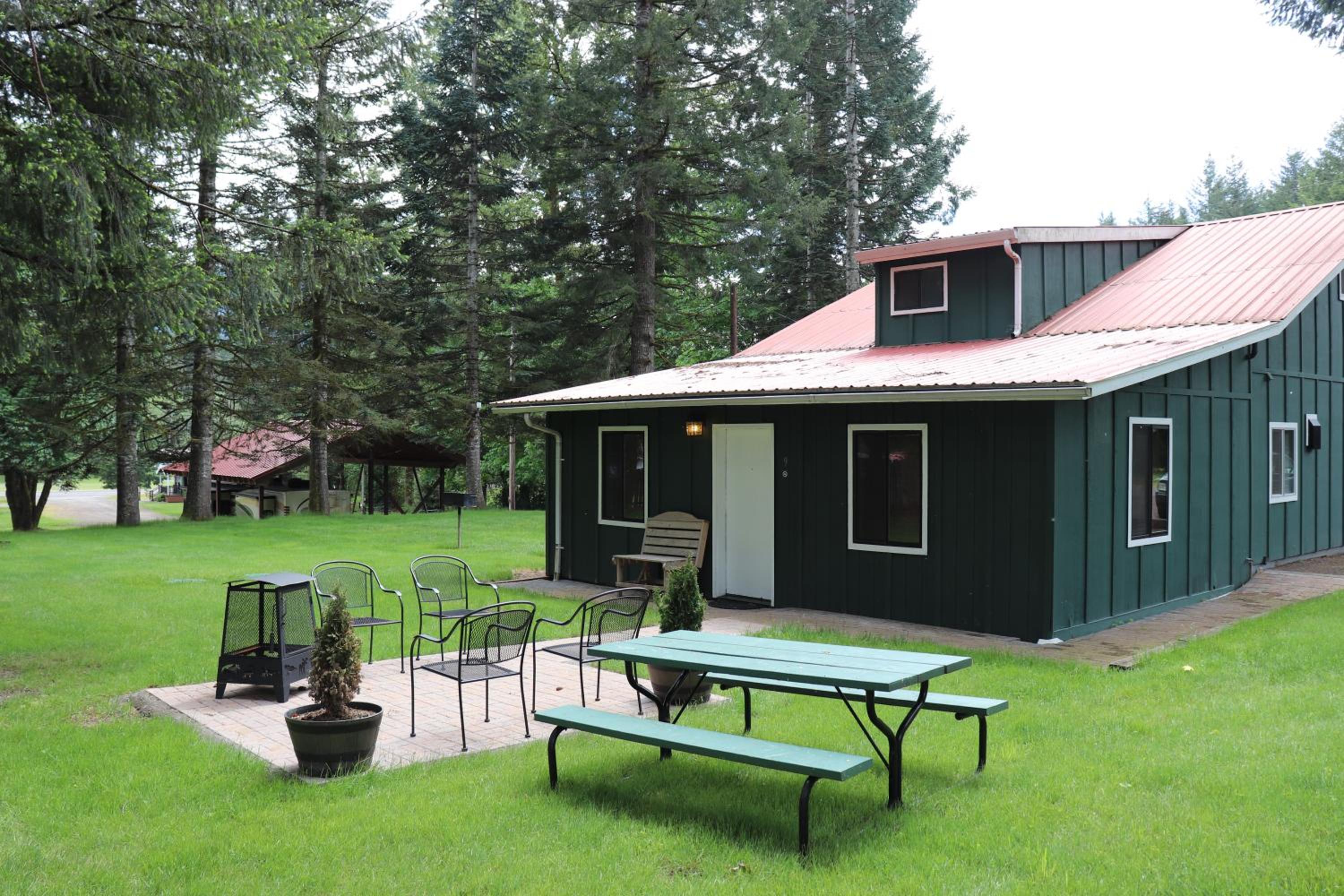 Lone Fir Resort