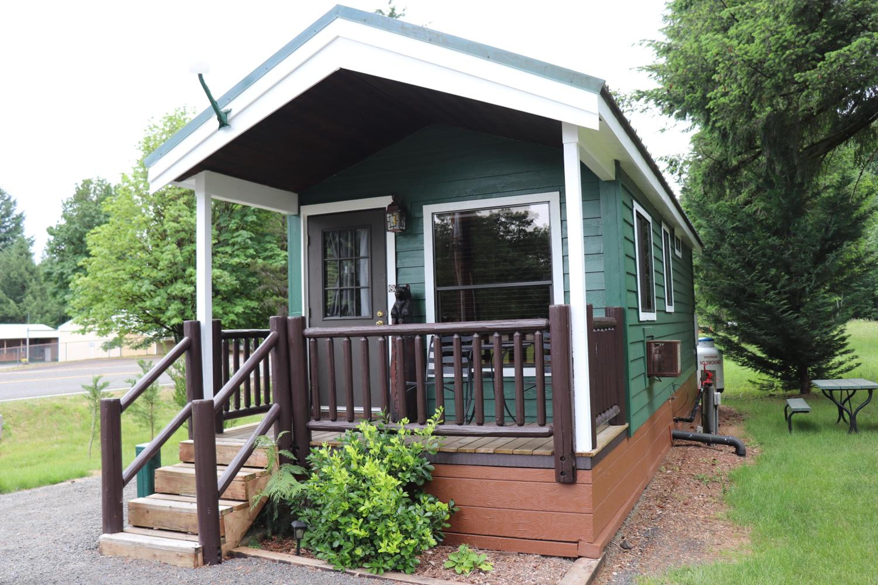 Lone Fir Resort