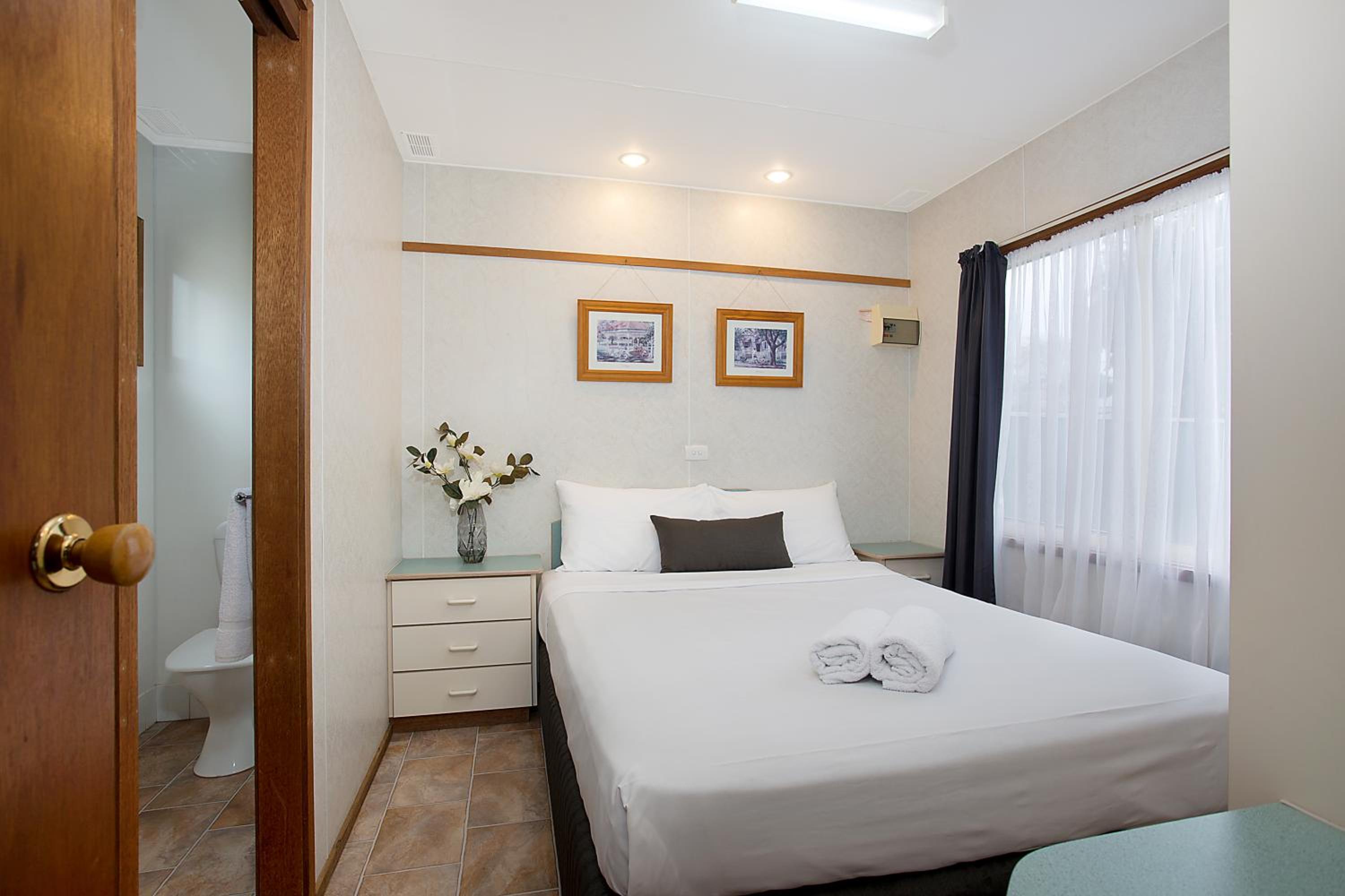 Lake Hamilton Motor Village and Caravan Park