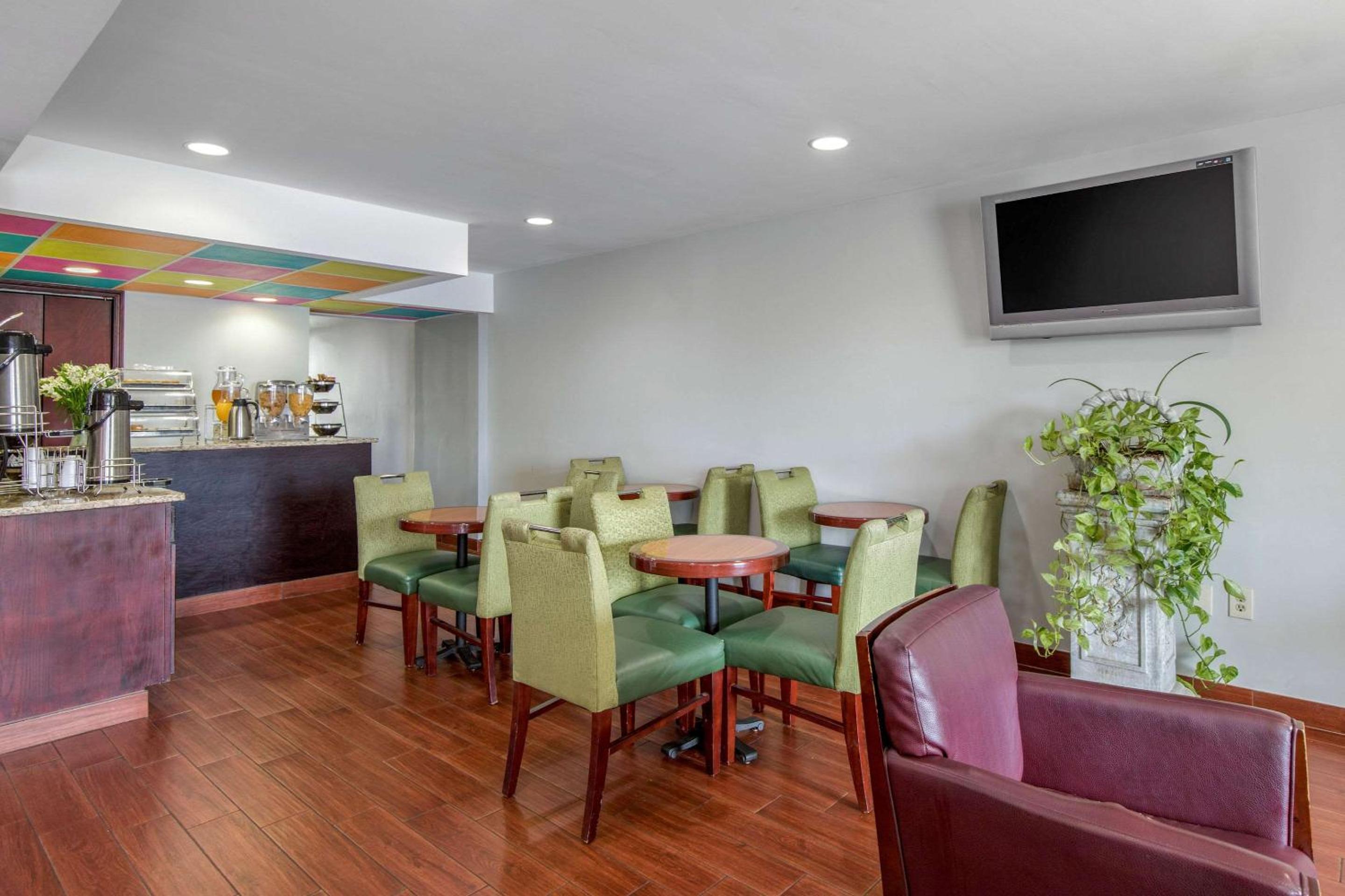 Econo Lodge Aiken Central