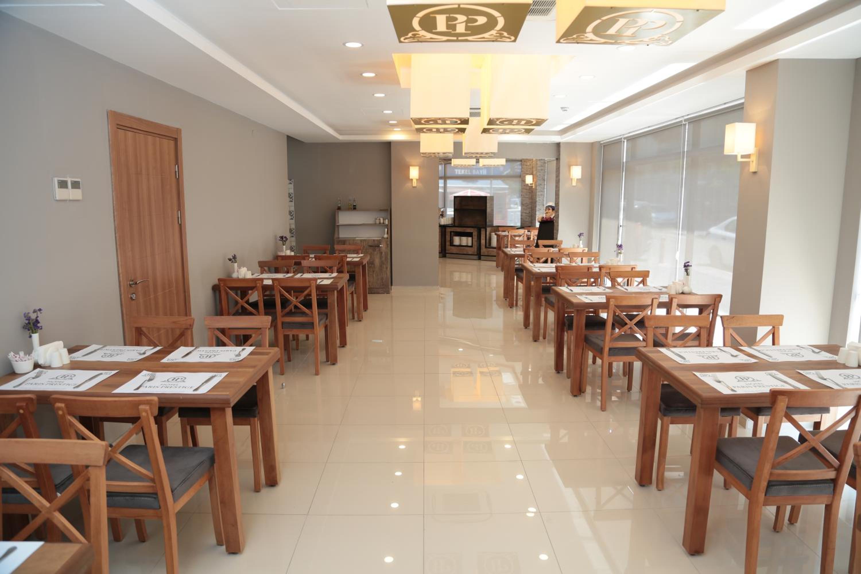 Hotel Paris Prestige - Image 18