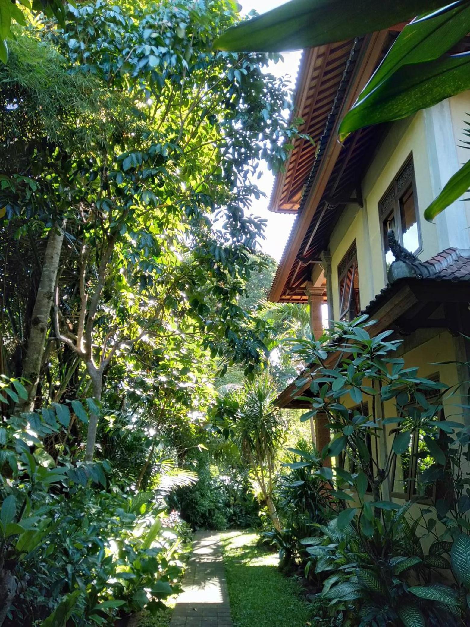 Prasanti Bed & Breakfast view 2