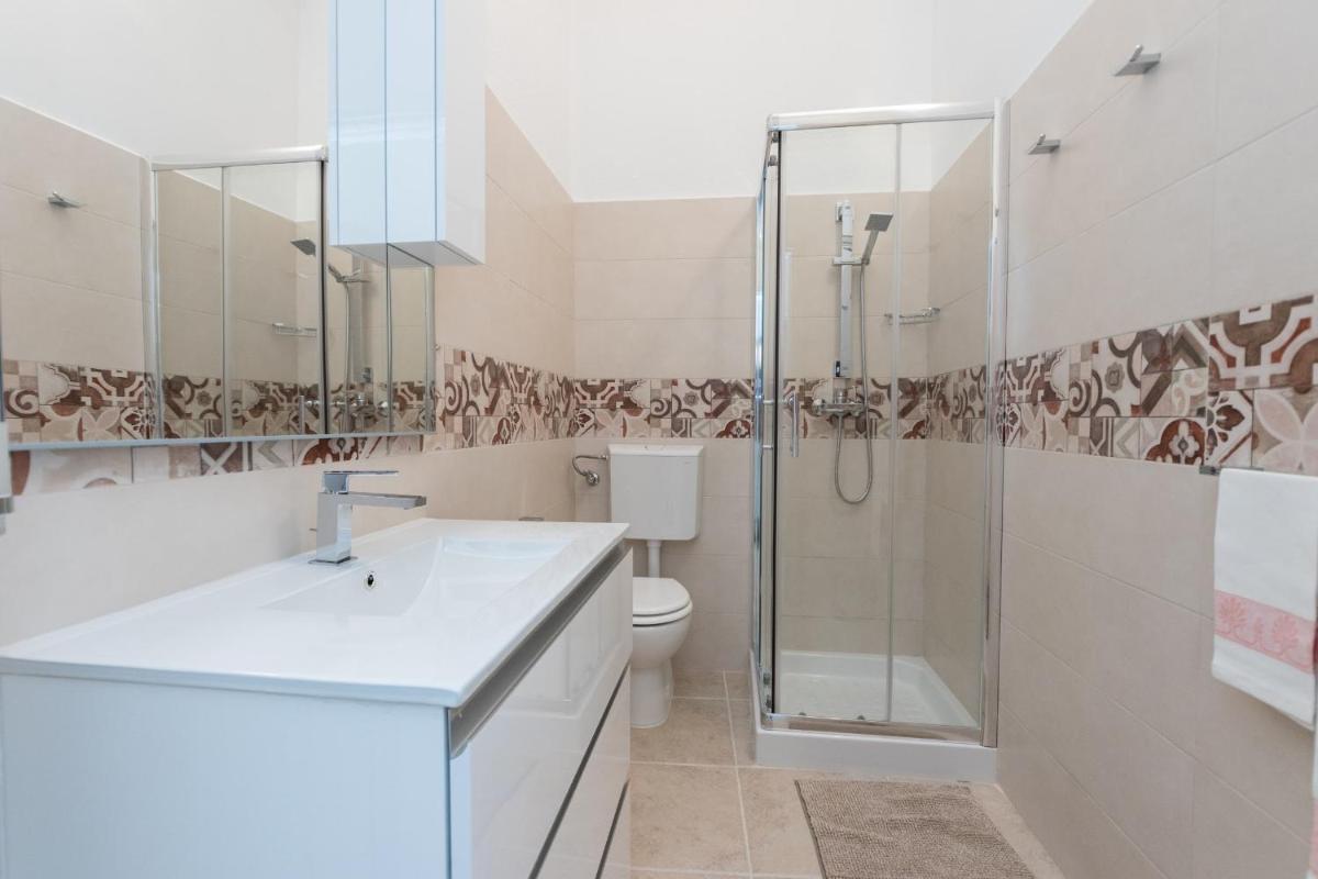 dRooms. photo 2