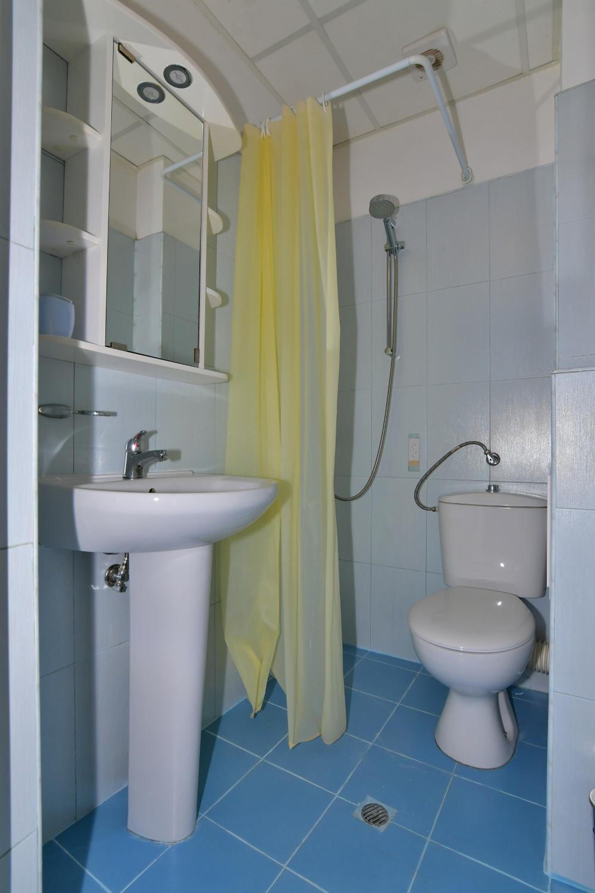 Photo 10