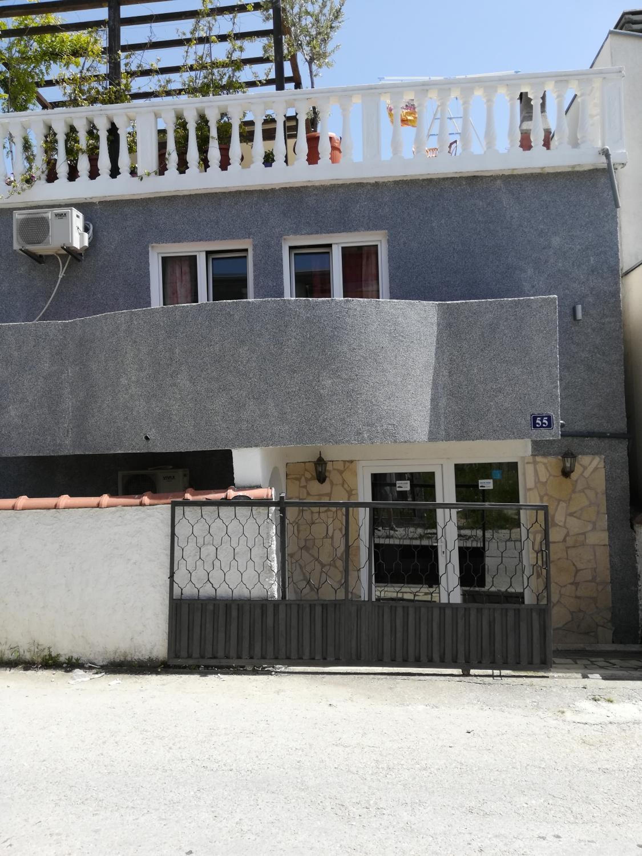 Photo 51
