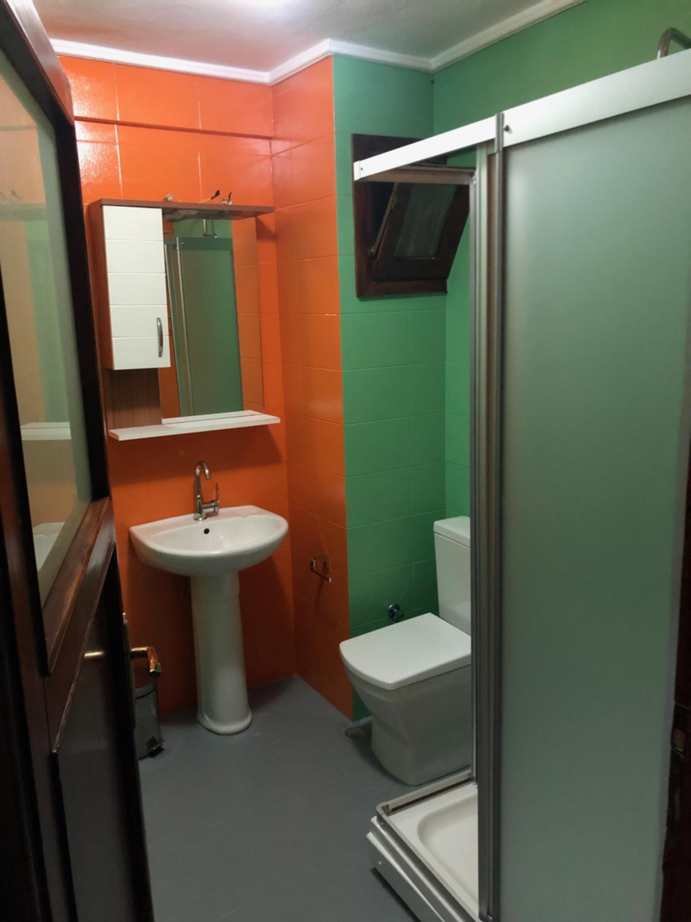 YOLO Hostel
