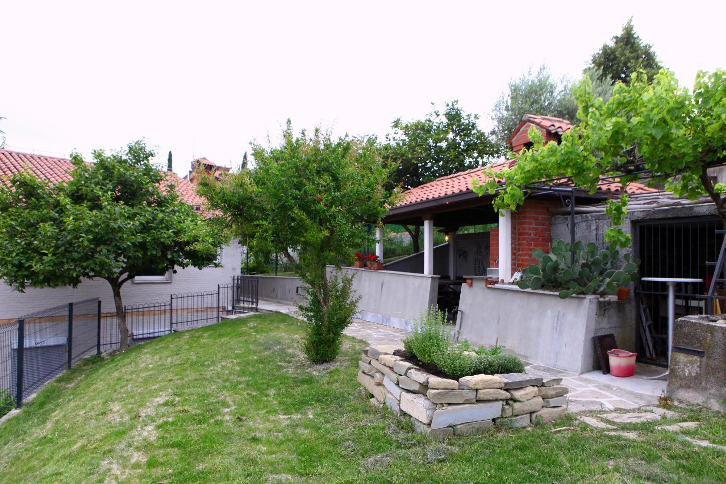 Photo 49