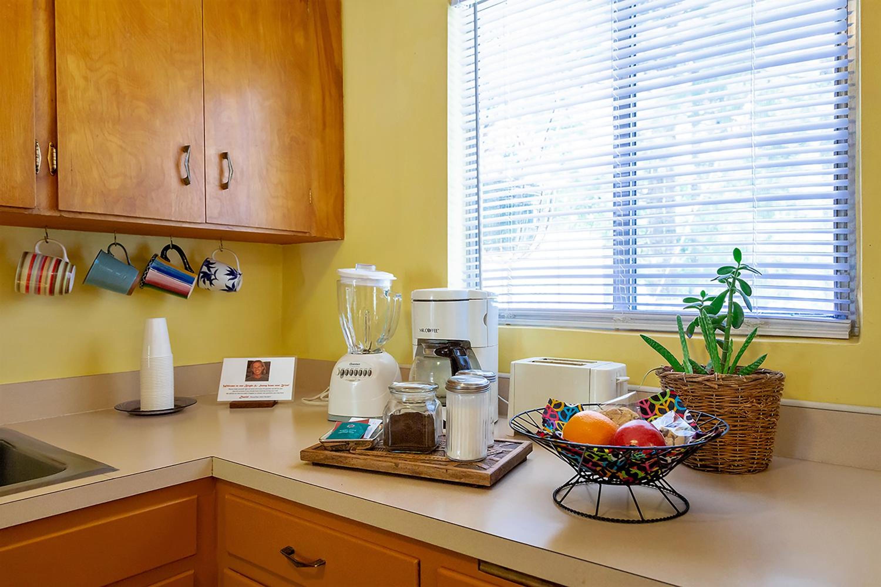 Bright & Sunny Home Near Zion view 5