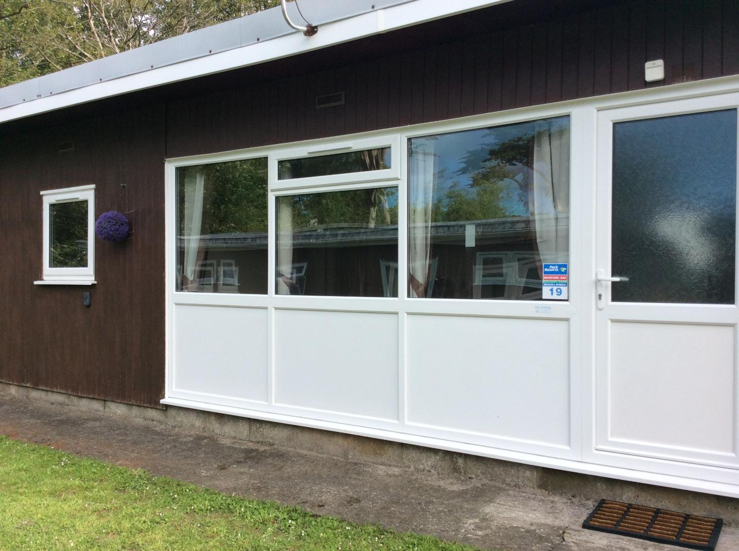 19 Chalet Bucklands , Bideford Holiday Park. view 2