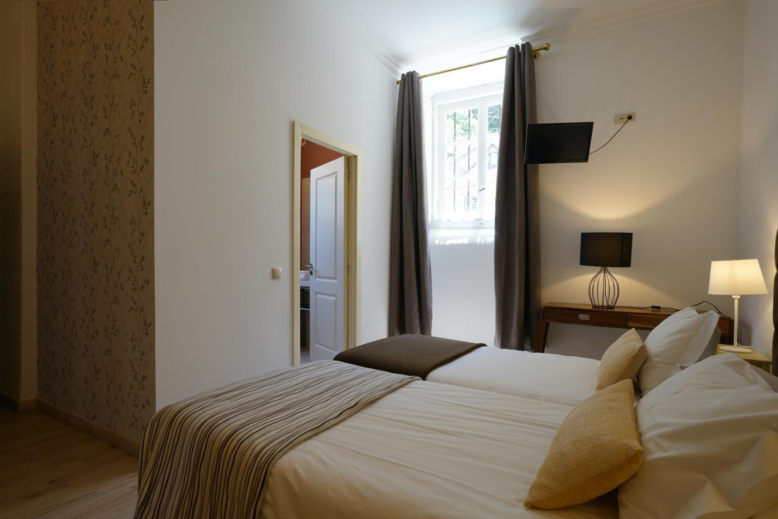 Charm Inn Sintra — photo 15