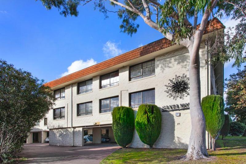 Santa Monica Apartment