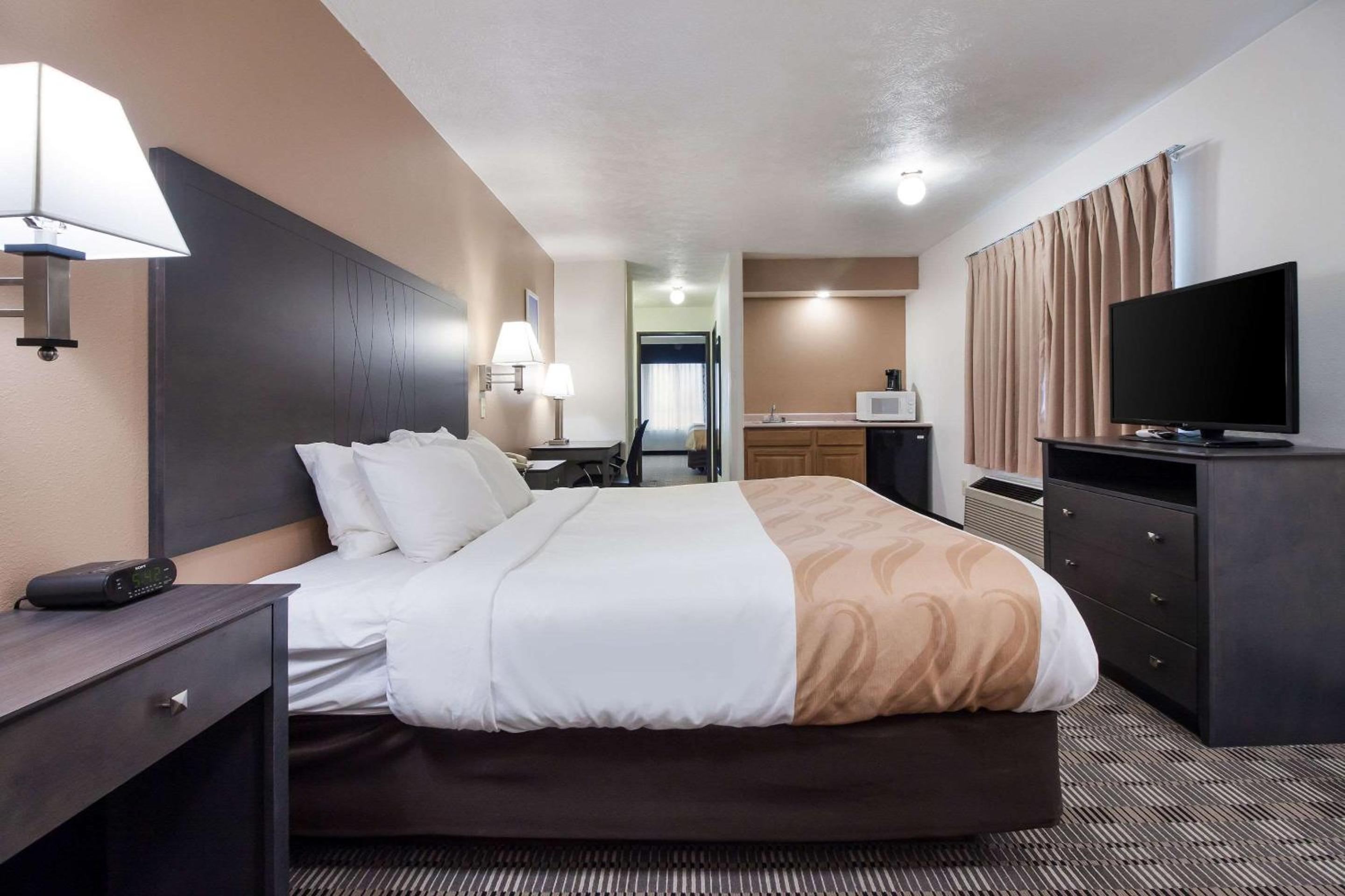 Quality Inn & Suites McCook, Photo 8