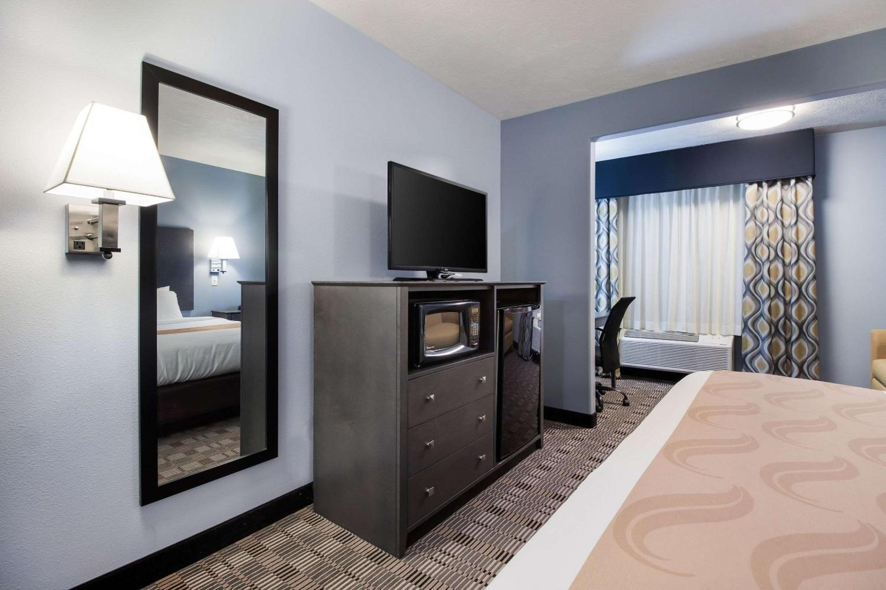 Quality Inn & Suites McCook, Photo 9