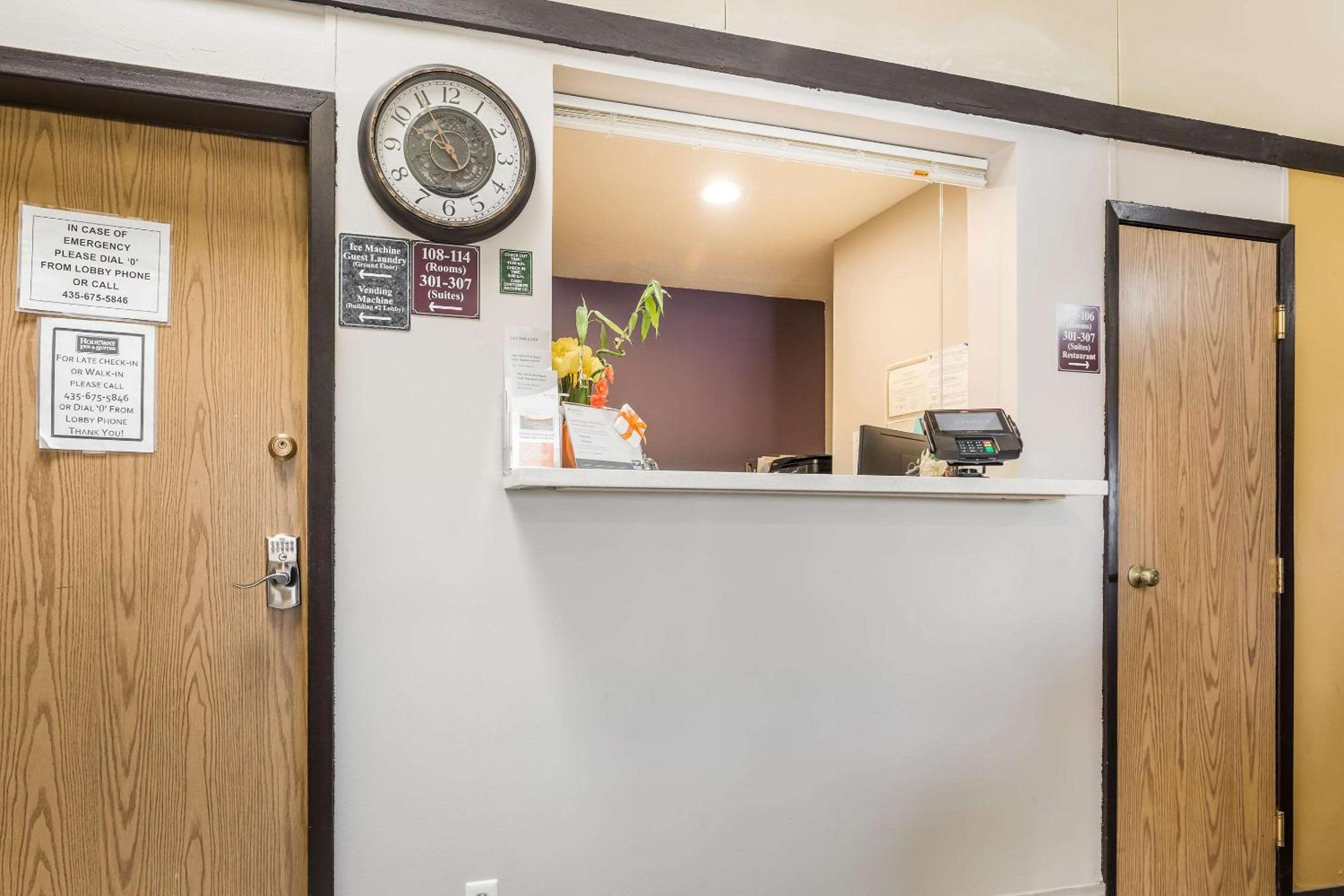 Page Vacations - Rodeway Inn  Suites Big Water - Antelope Canyon - Property Image 4