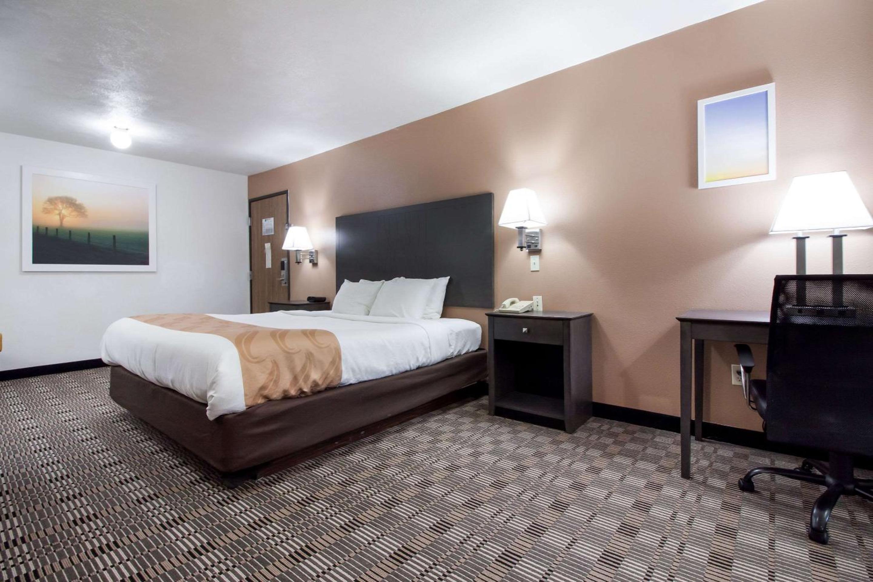 Quality Inn & Suites McCook, Photo 7