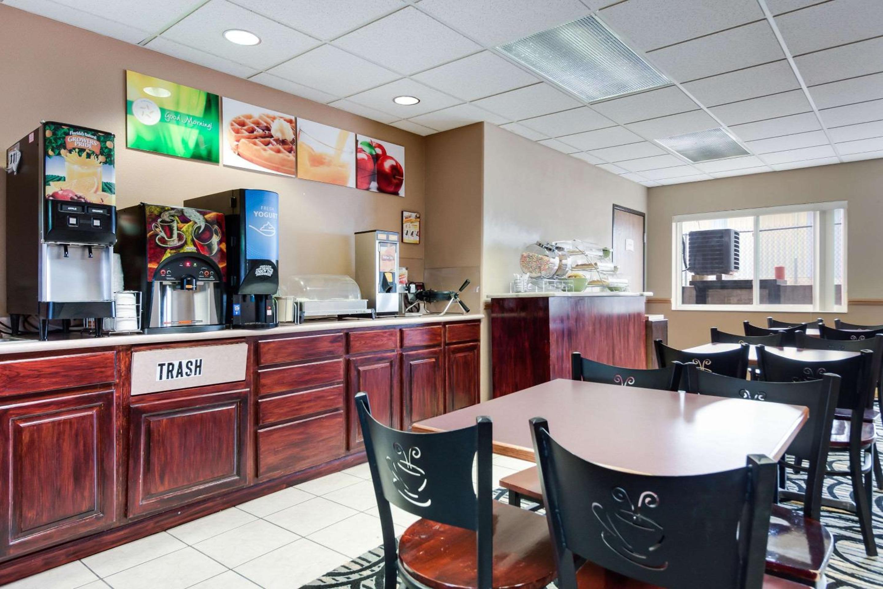 Quality Inn & Suites McCook, Photo 12