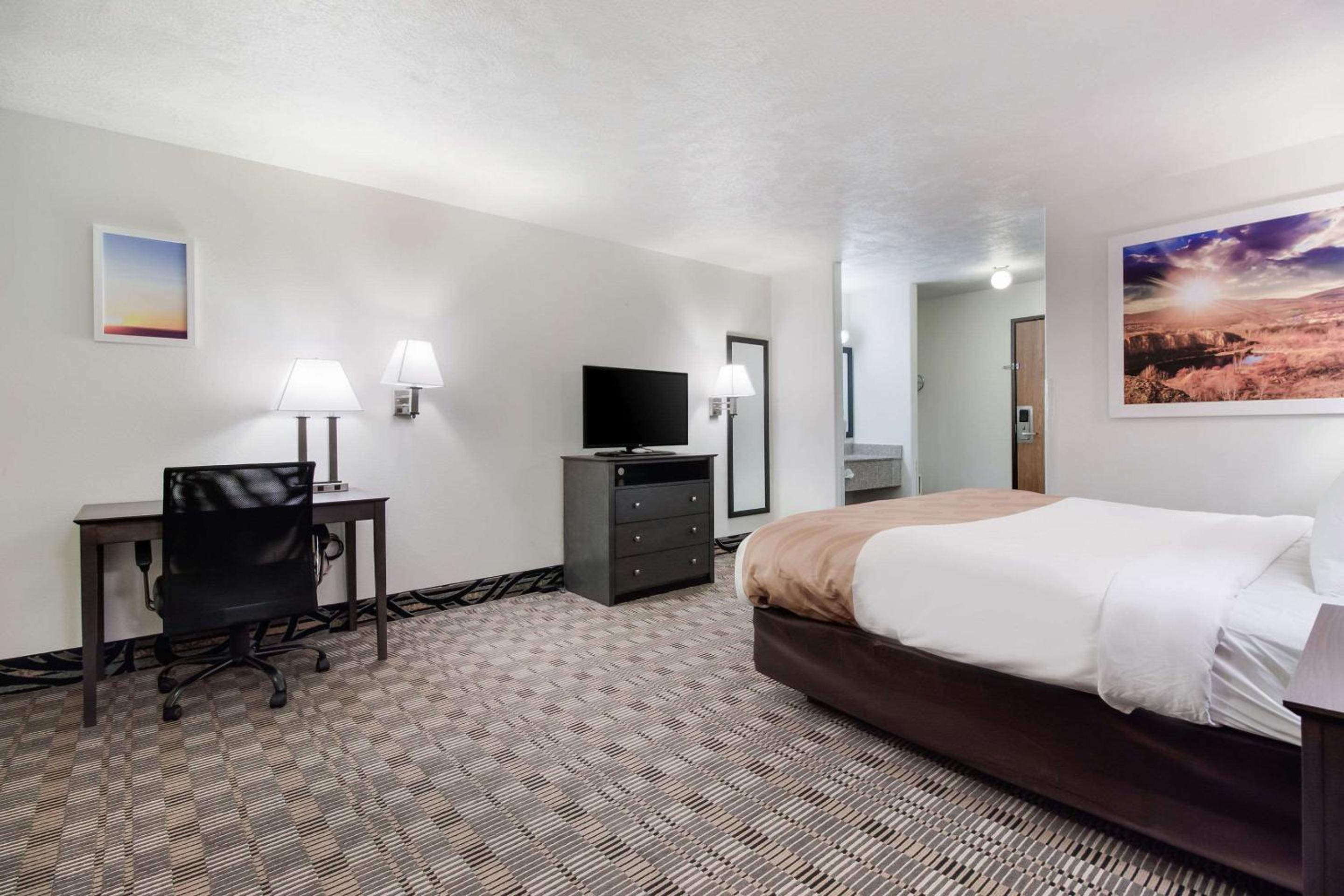 Quality Inn & Suites McCook, Photo 28