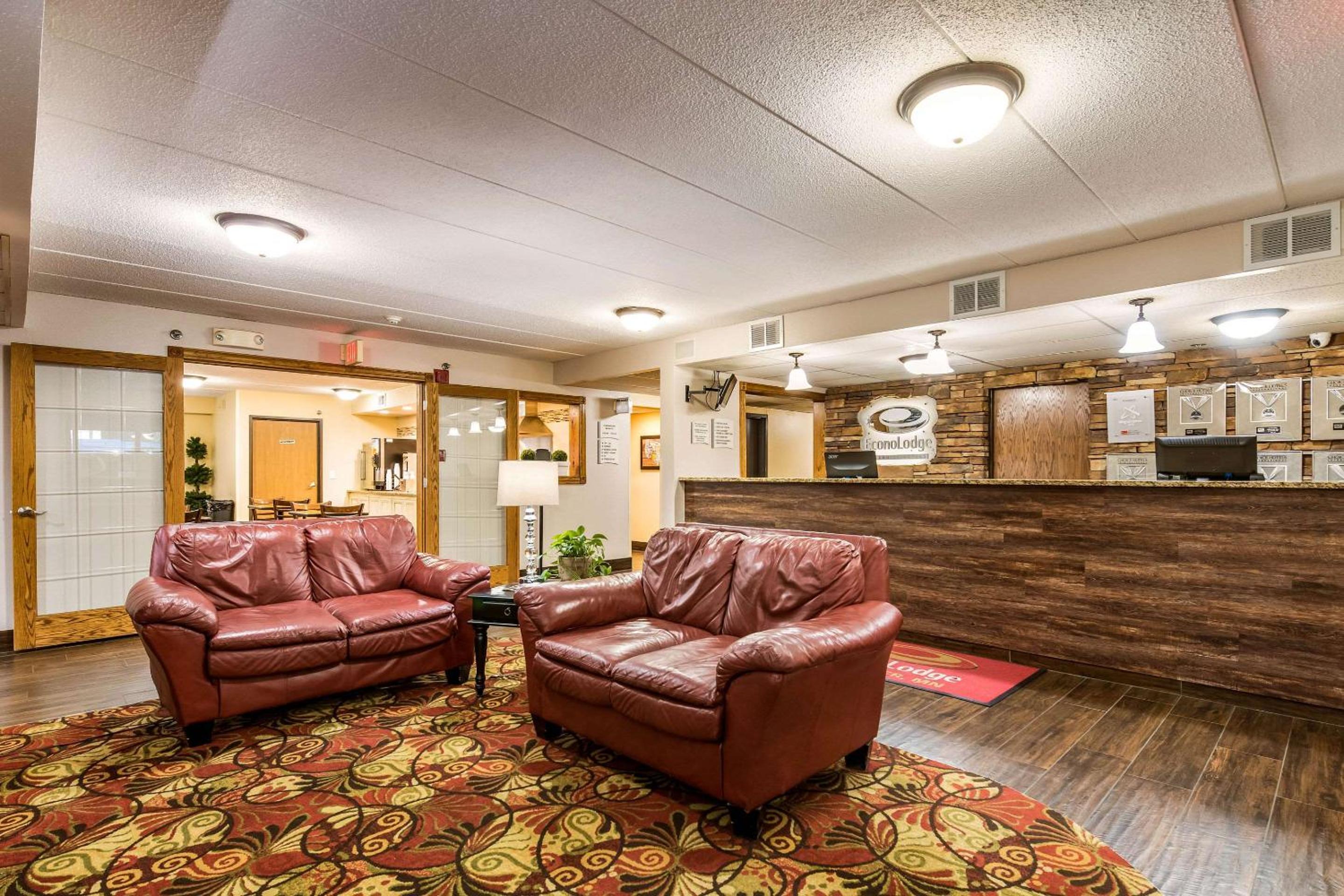 Econo Lodge Mayo Clinic Area view 3