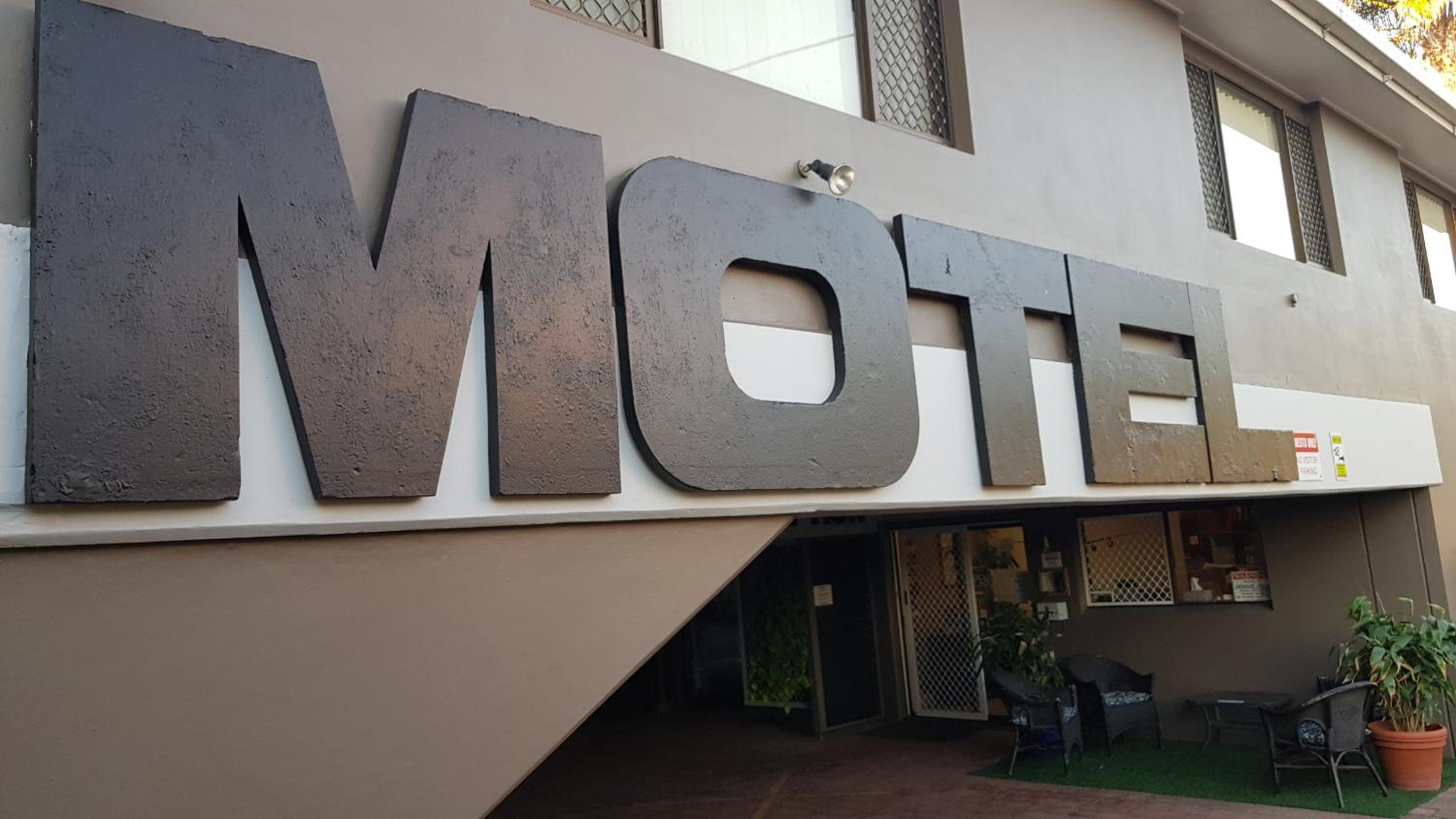 Gold Coast Airport Motel - Only 300 Meters To Airport Terminal