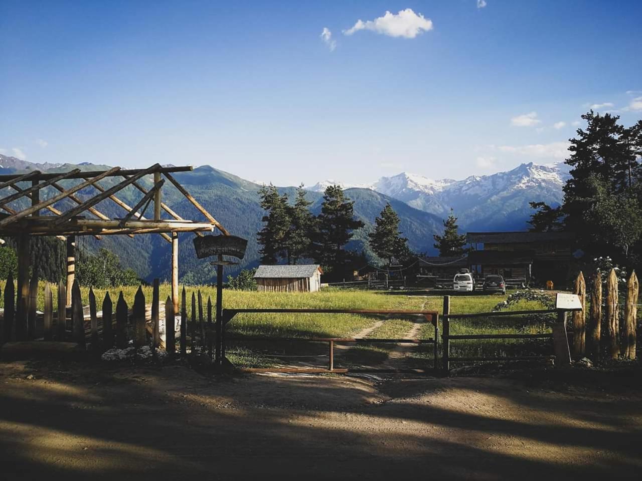 Heshkili huts and cabins Svaneti