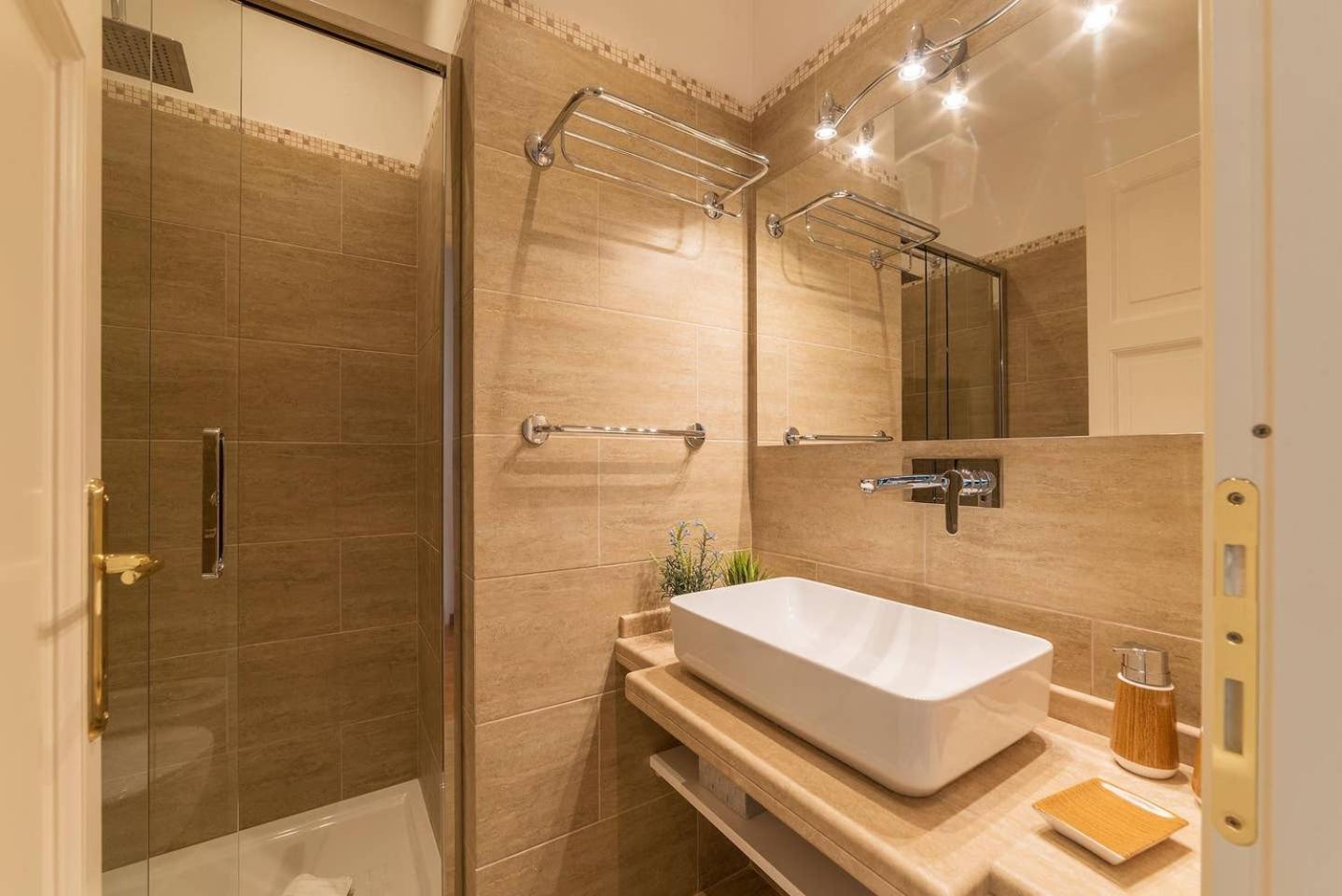 CS Termini Nazionale Apartments