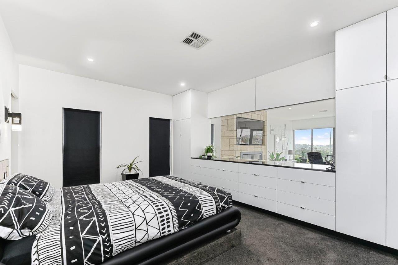 KENNEDY EXECUTIVE TOWNHOUSE