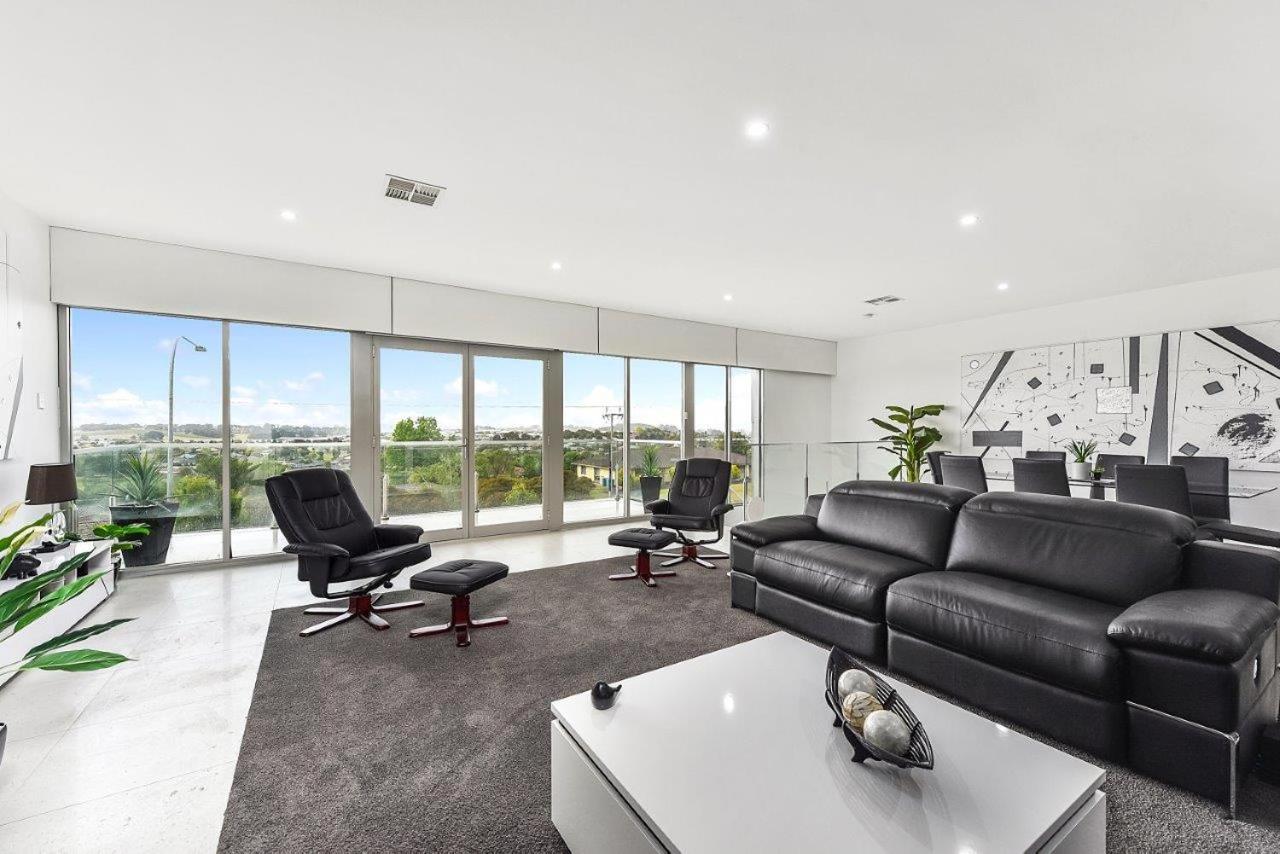 KENNEDY EXECUTIVE TOWNHOUSE