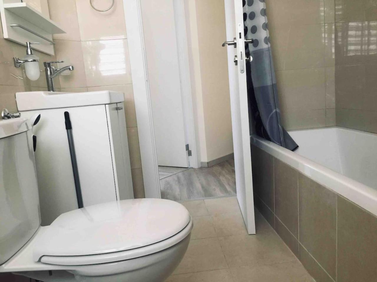 2 BDR Nitza appartment with balkony view 4