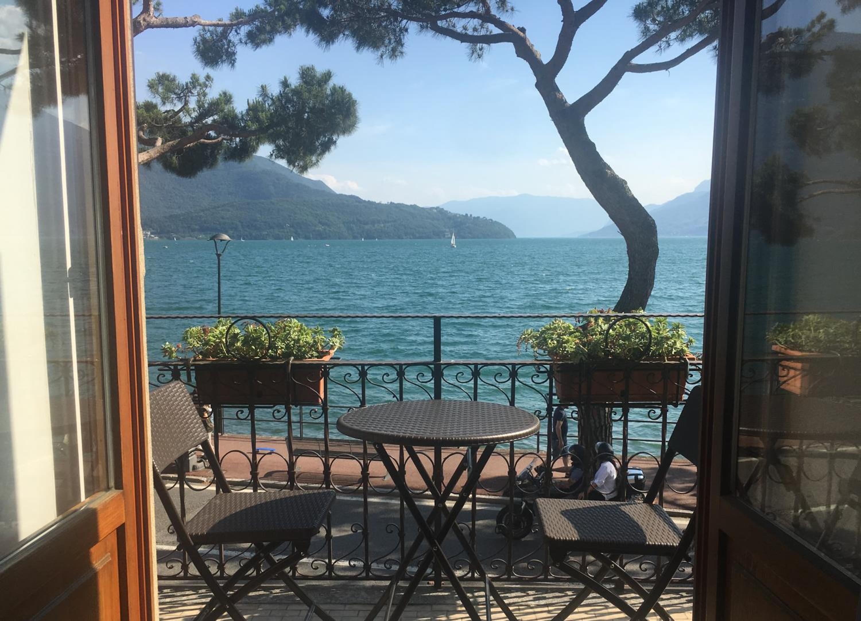 Residence Domaso - Esperienza in Centro Storico "Casa del Dottore" view 3