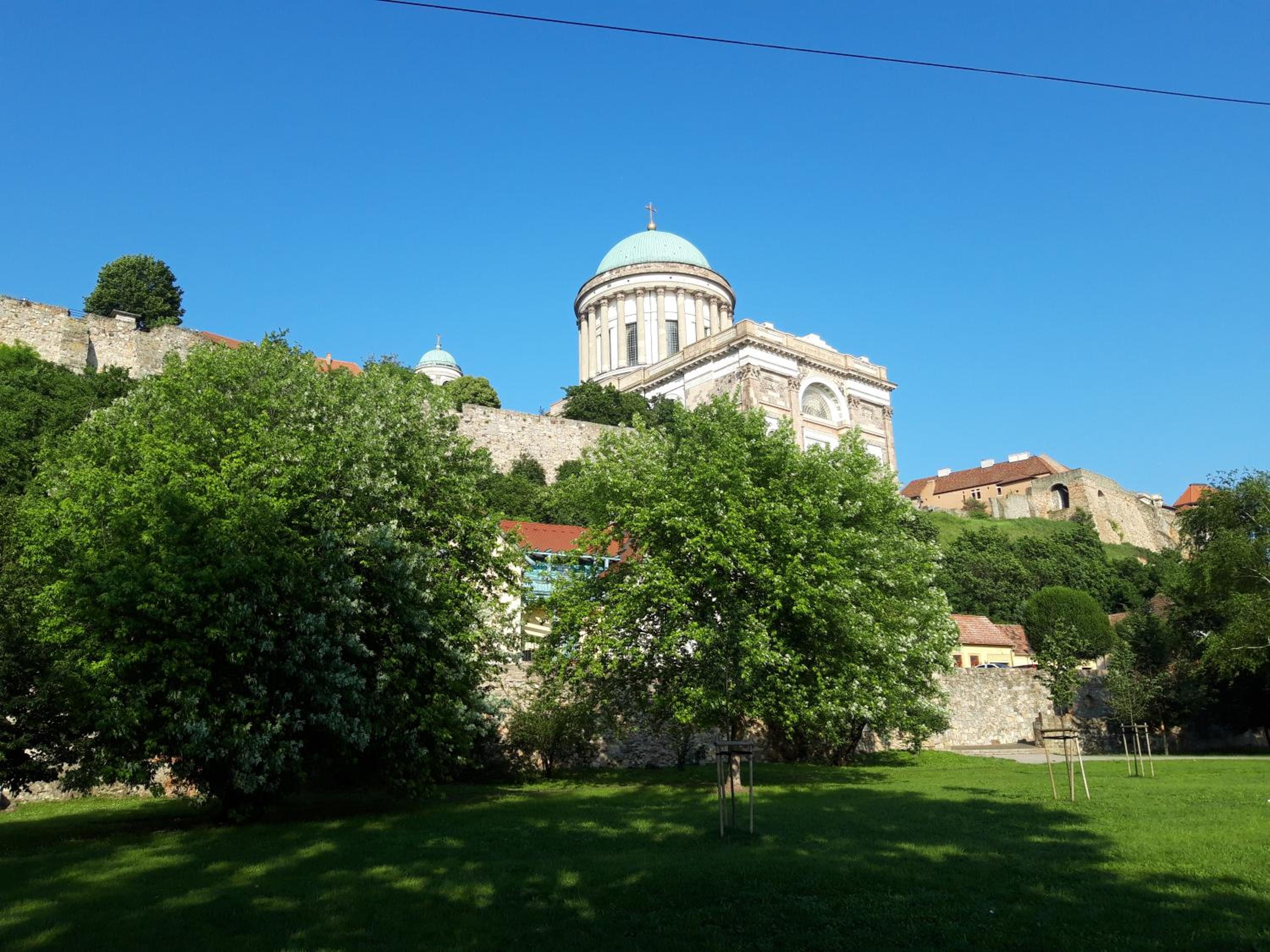 Sasi Apartmanház
