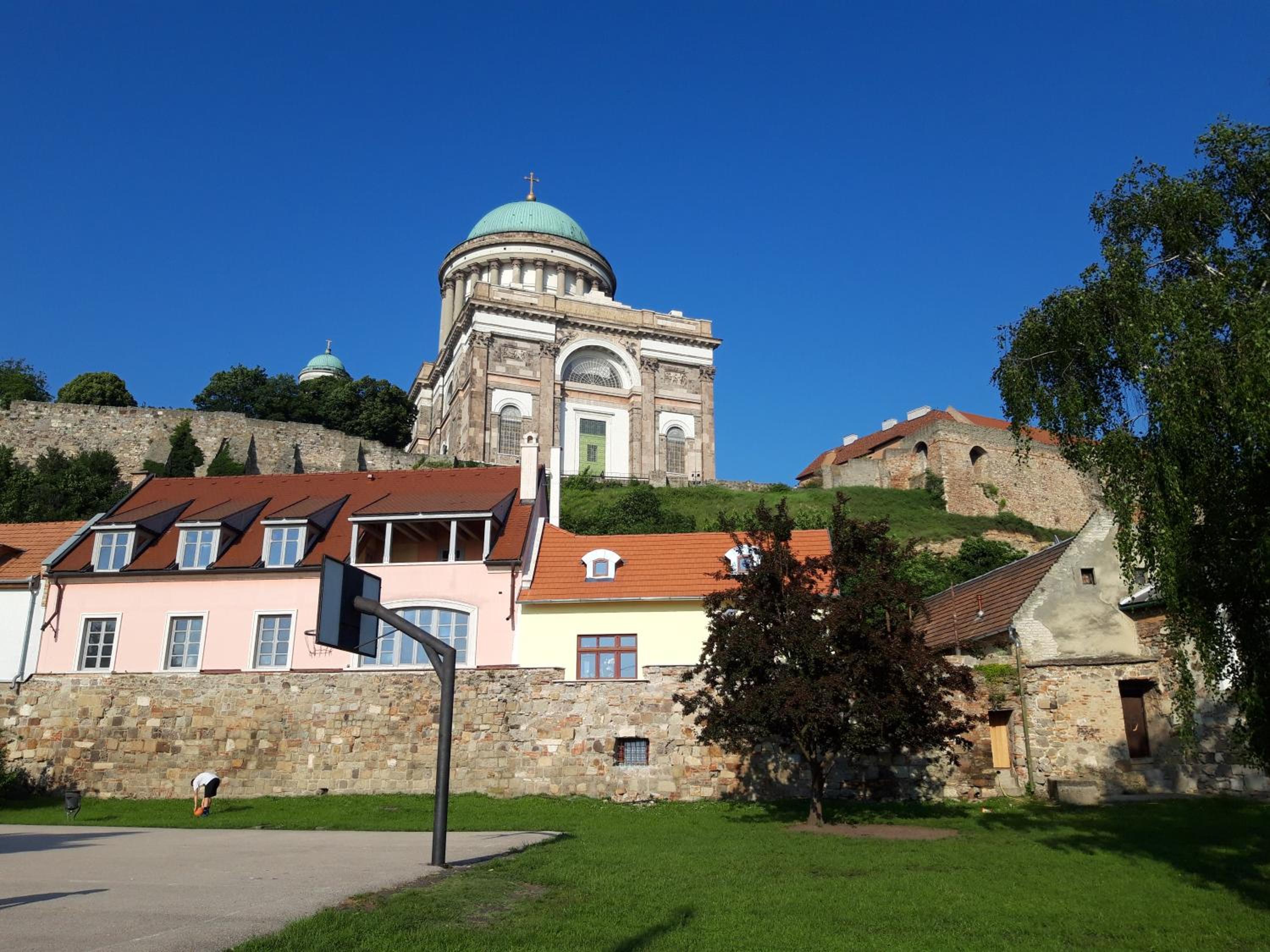 Sasi Apartmanház