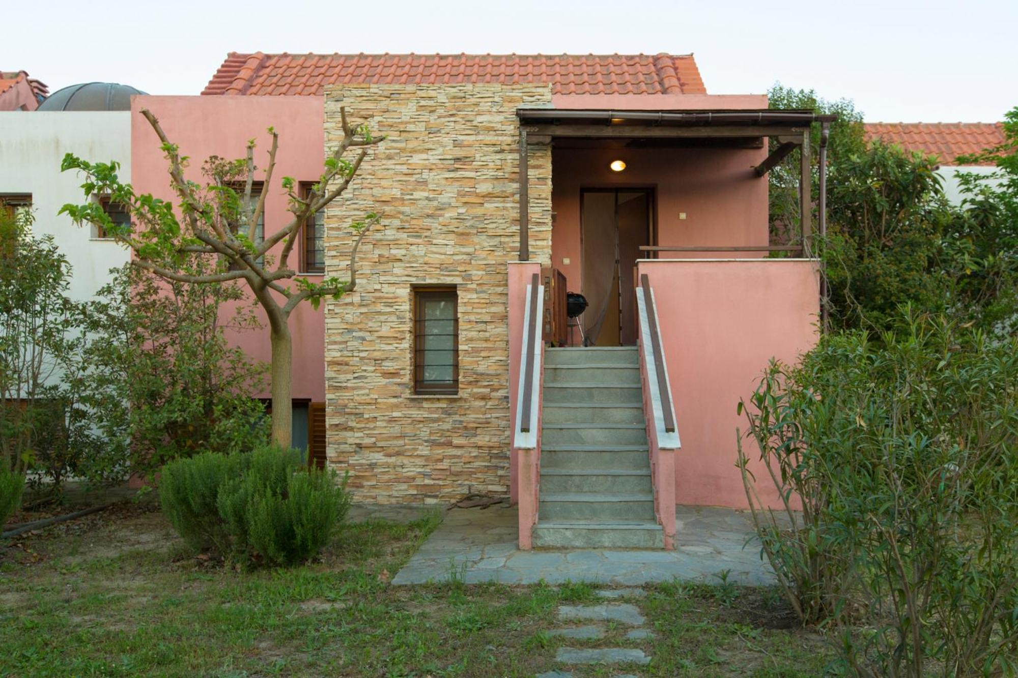 Functional house by the sea at Ierissos